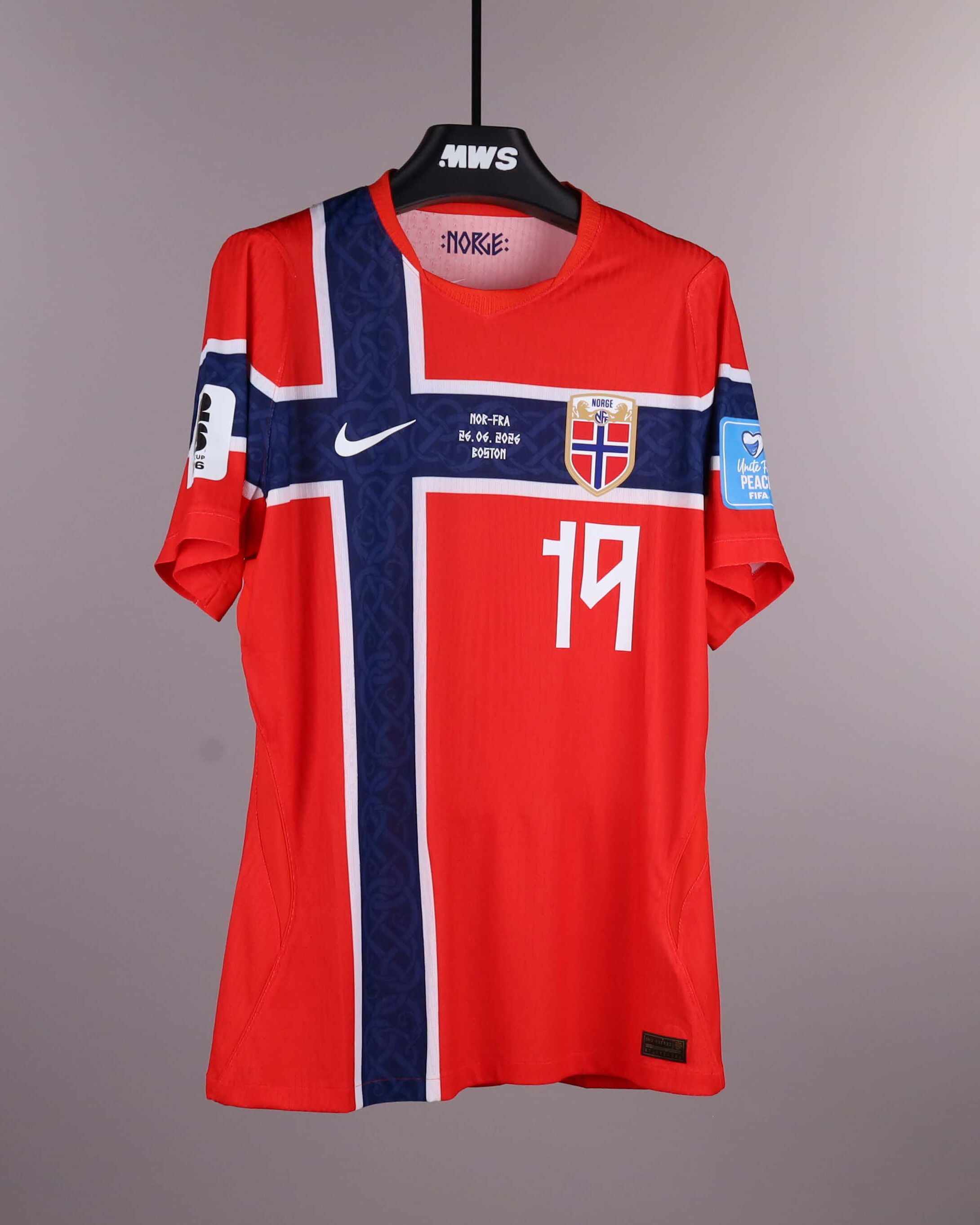 試合着用・サイン入りユニフォーム - サッカー、バスケットボール