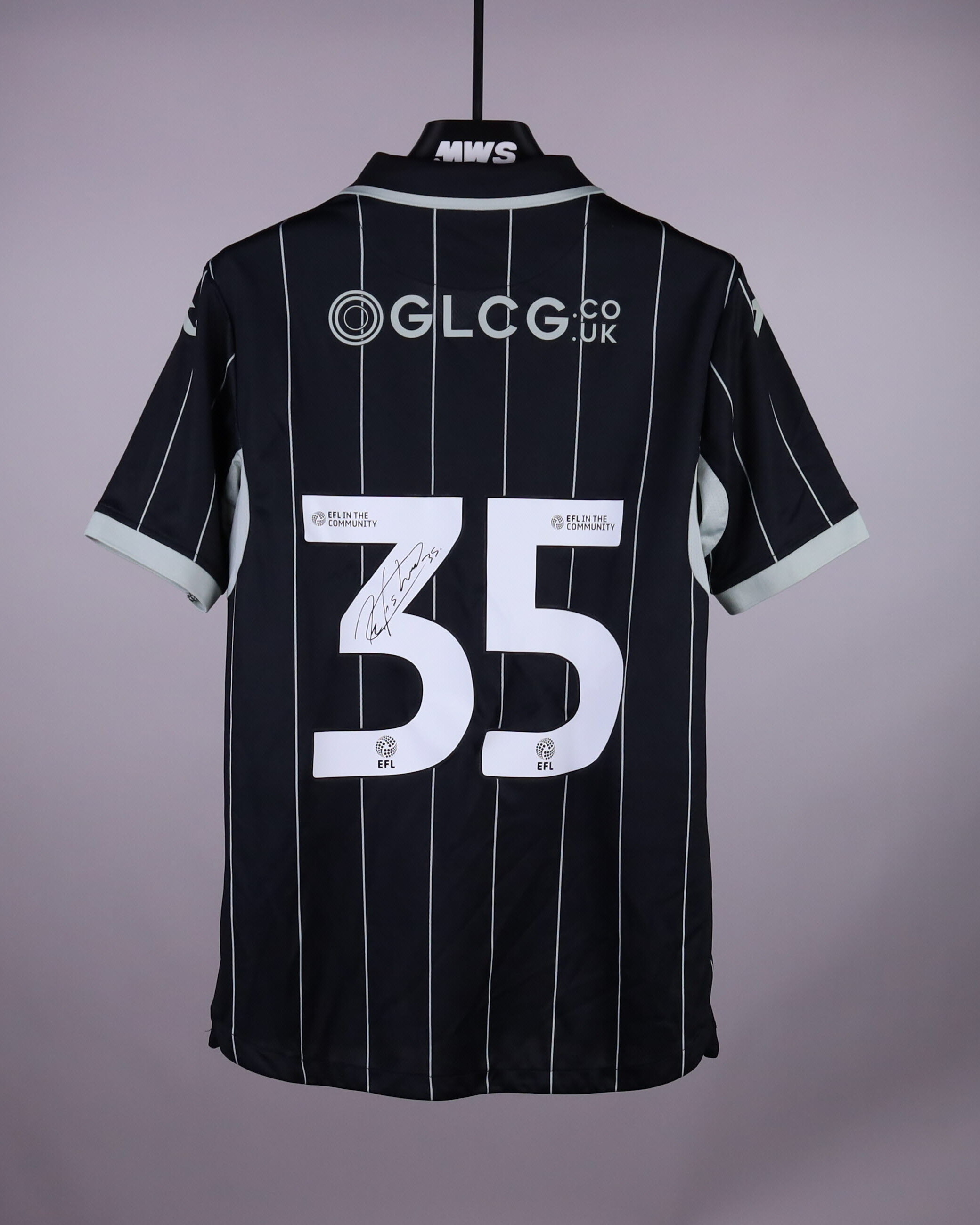 Shirt van Kellen Fisher Norwich City