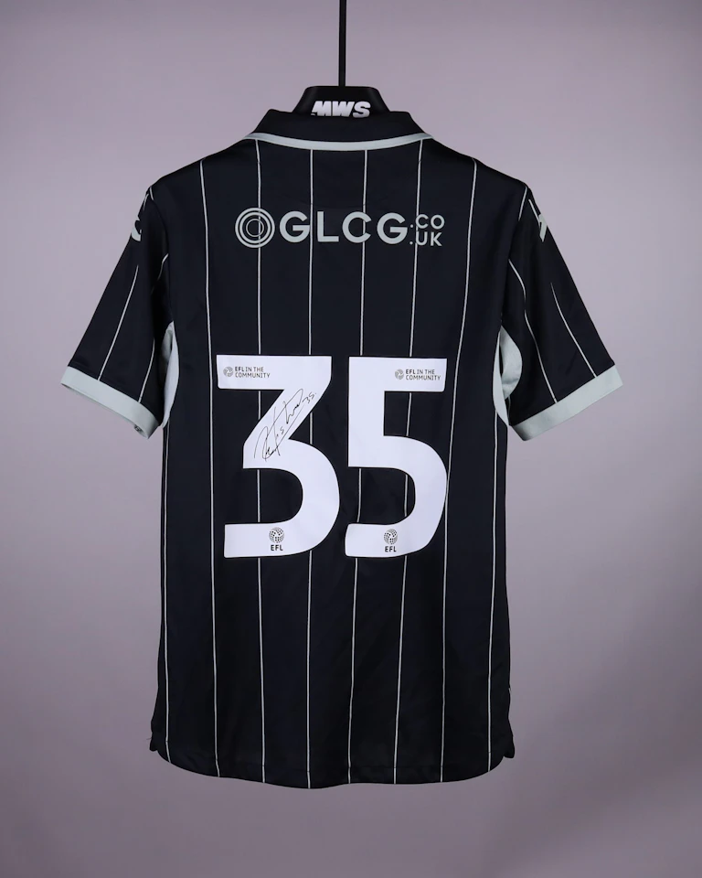 Shirt van Kellen Fisher Norwich City