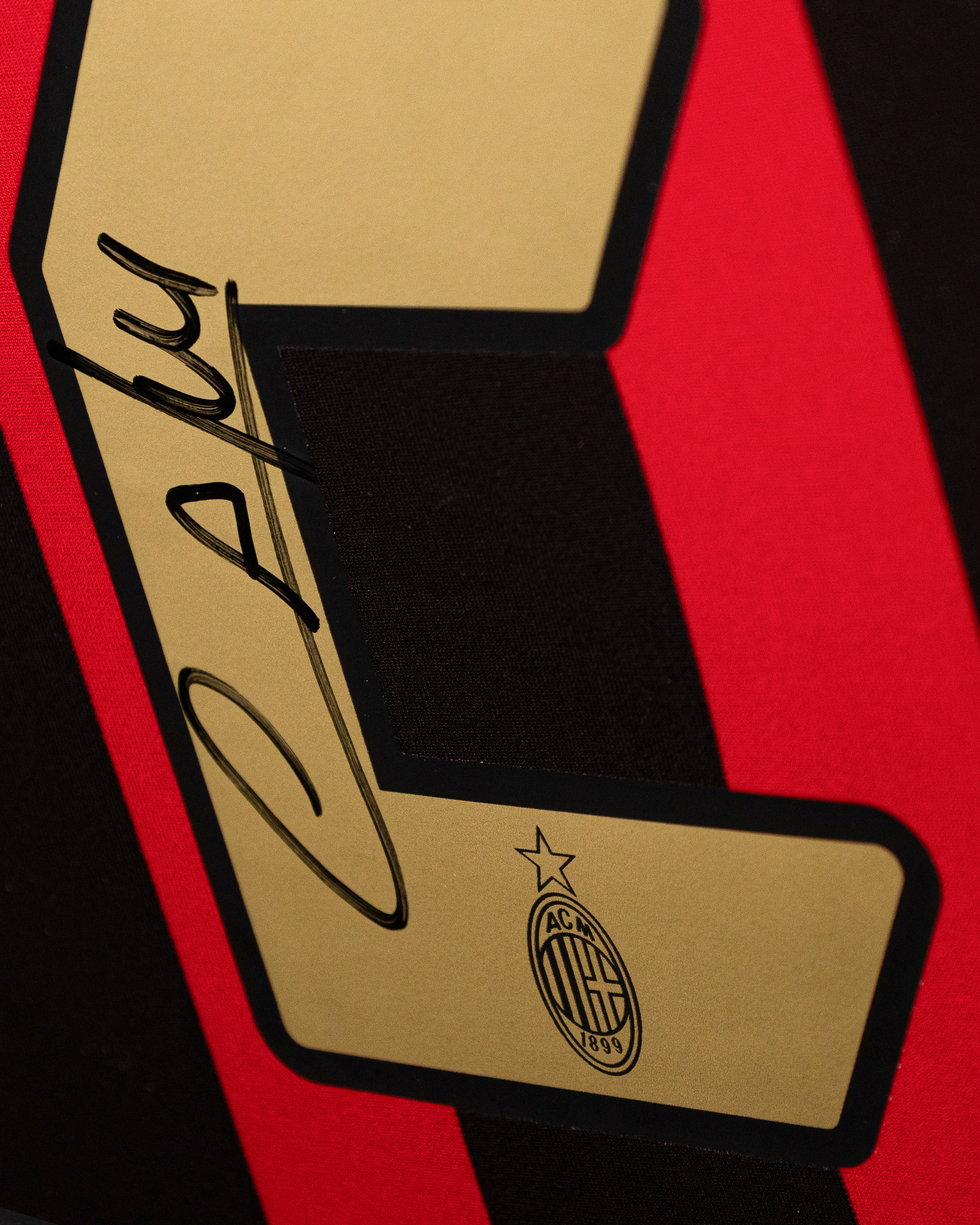 Cafu Signed Framed AC Milan Shirt