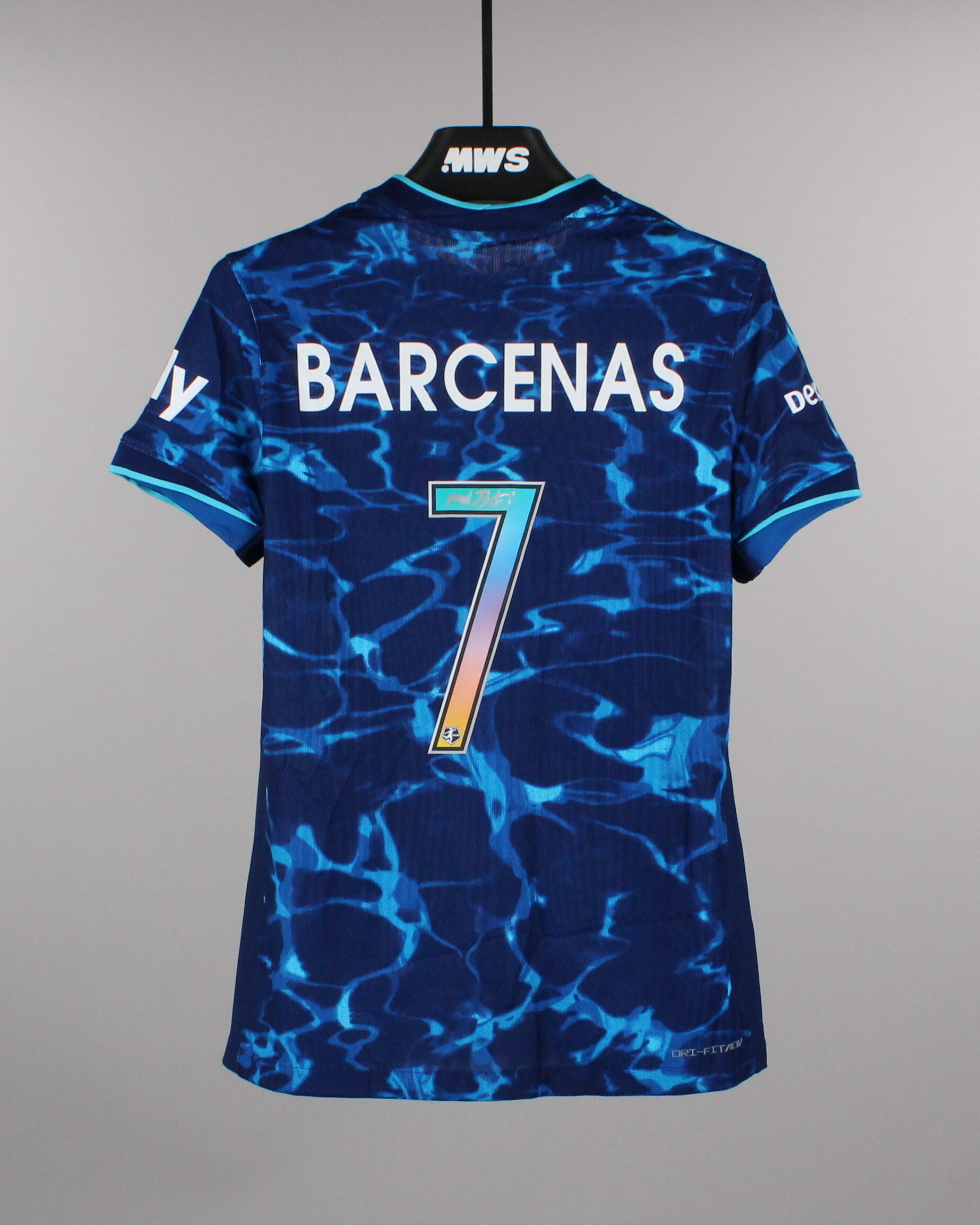 Melanie Barcenas San Diego Wave FC jersey