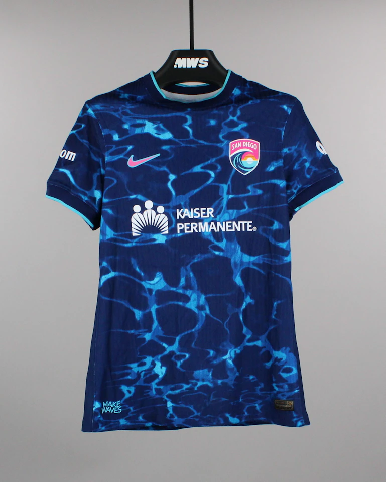 Melanie Barcenas San Diego Wave FC jersey