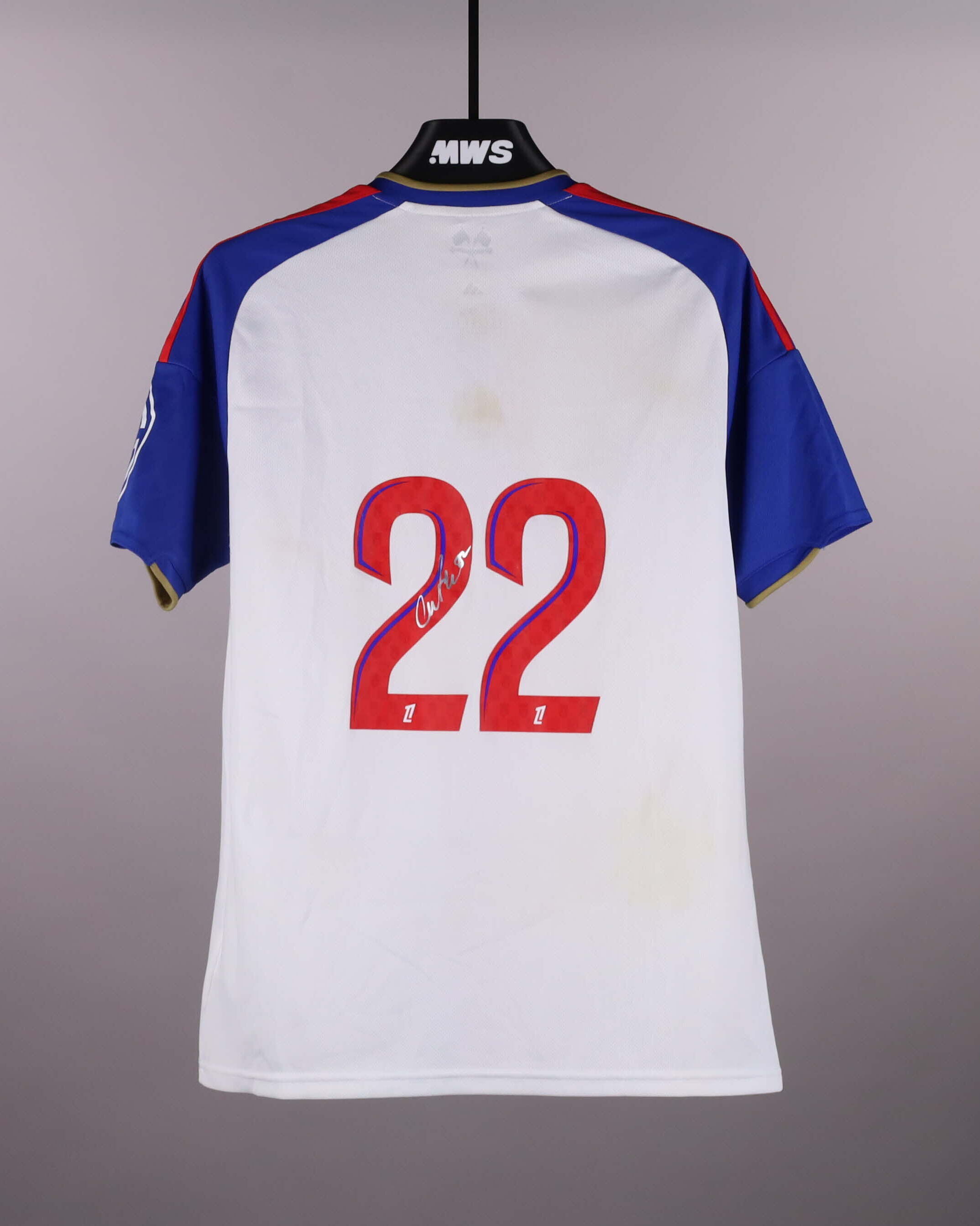 Clinton Mata Olympique Lyonnais shirt