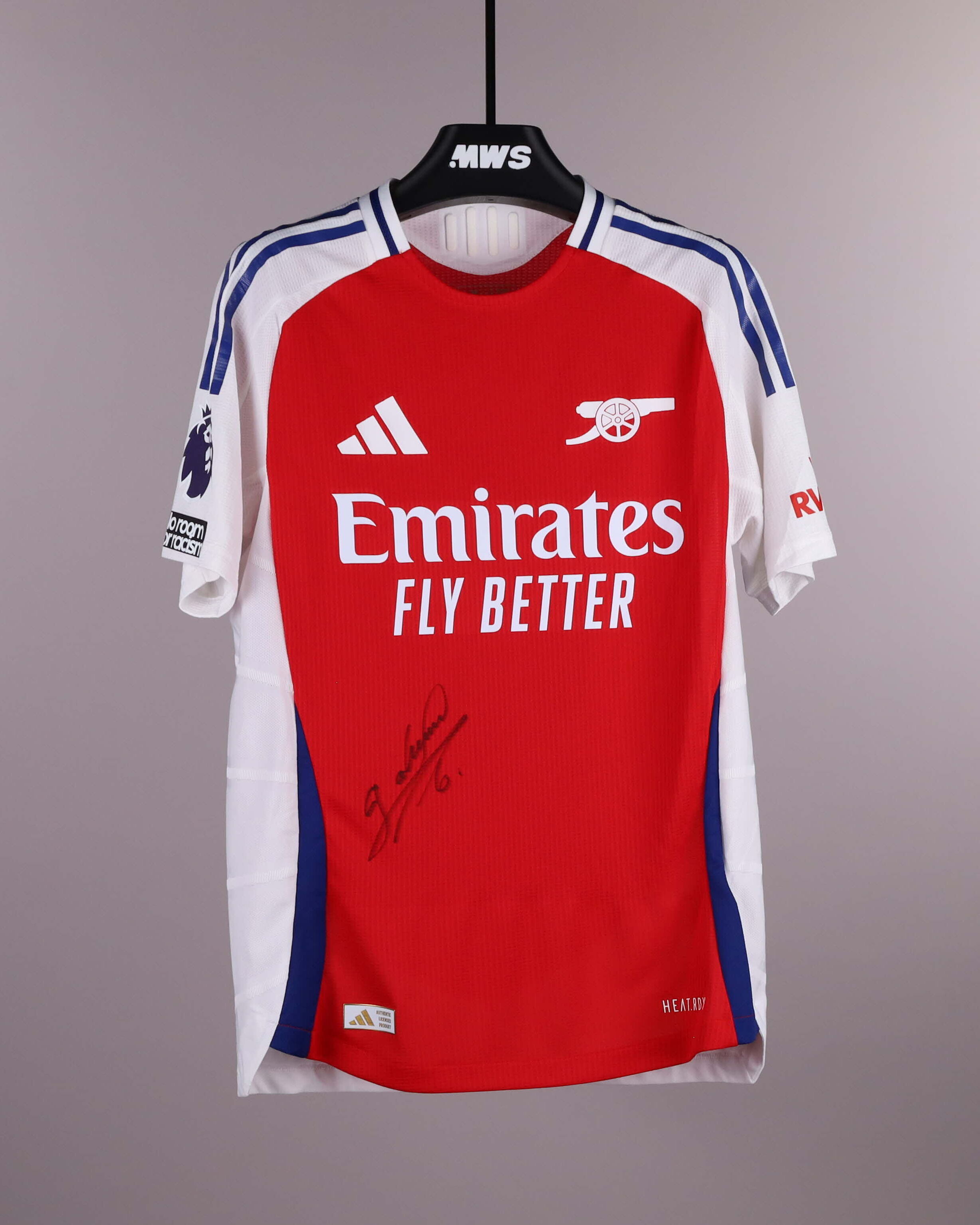 Gabriel Magalhães Arsenal shirt
