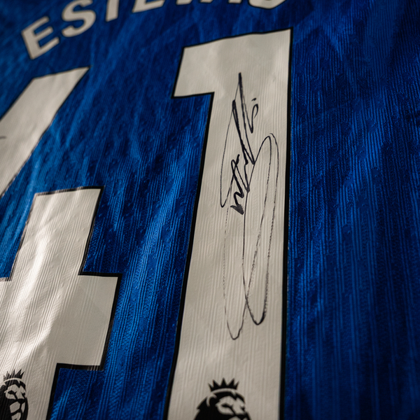 Estêvão Chelsea shirt