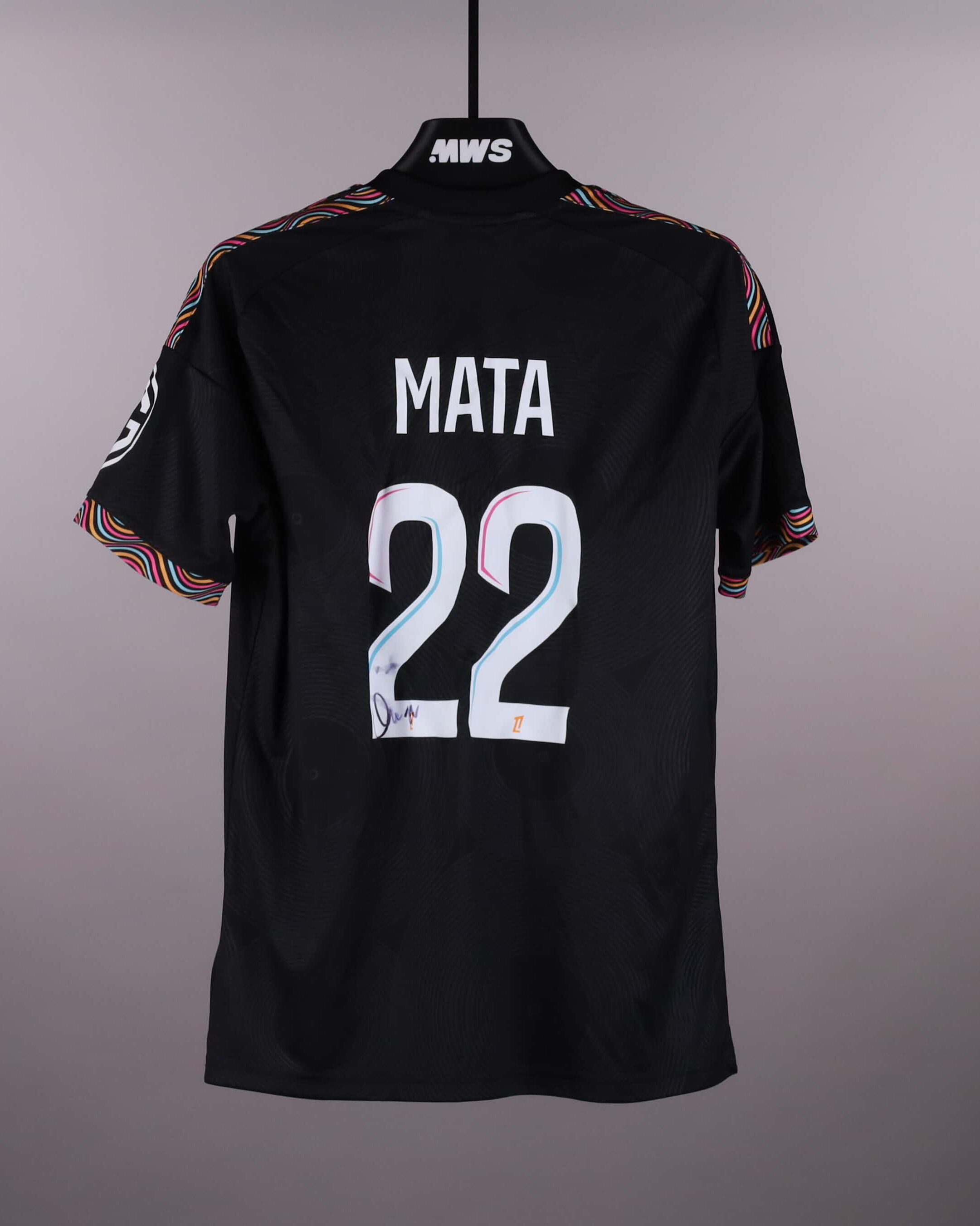 Clinton Mata Olympique Lyonnais shirt