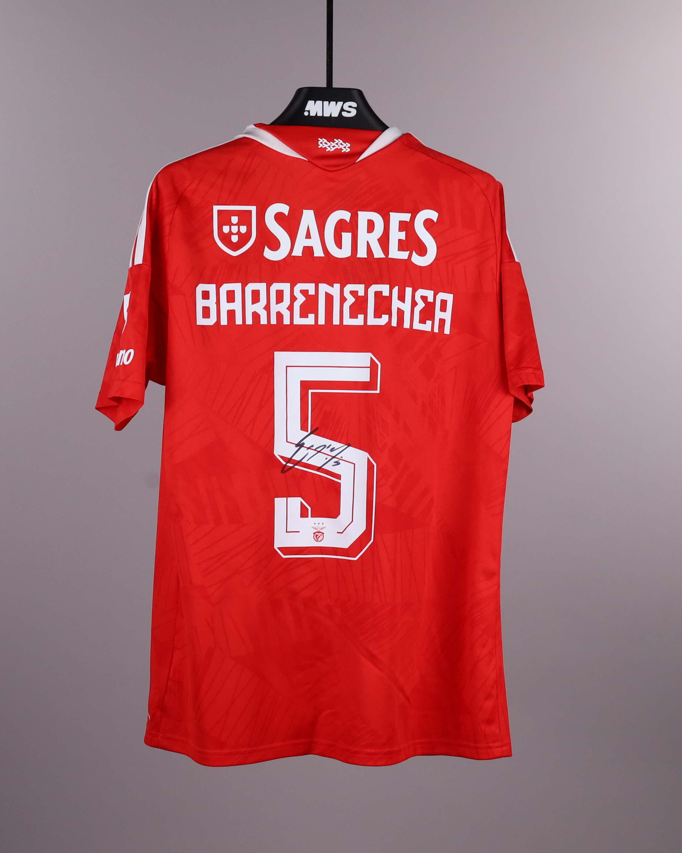 Enzo Barrenechea SL Benfica jersey