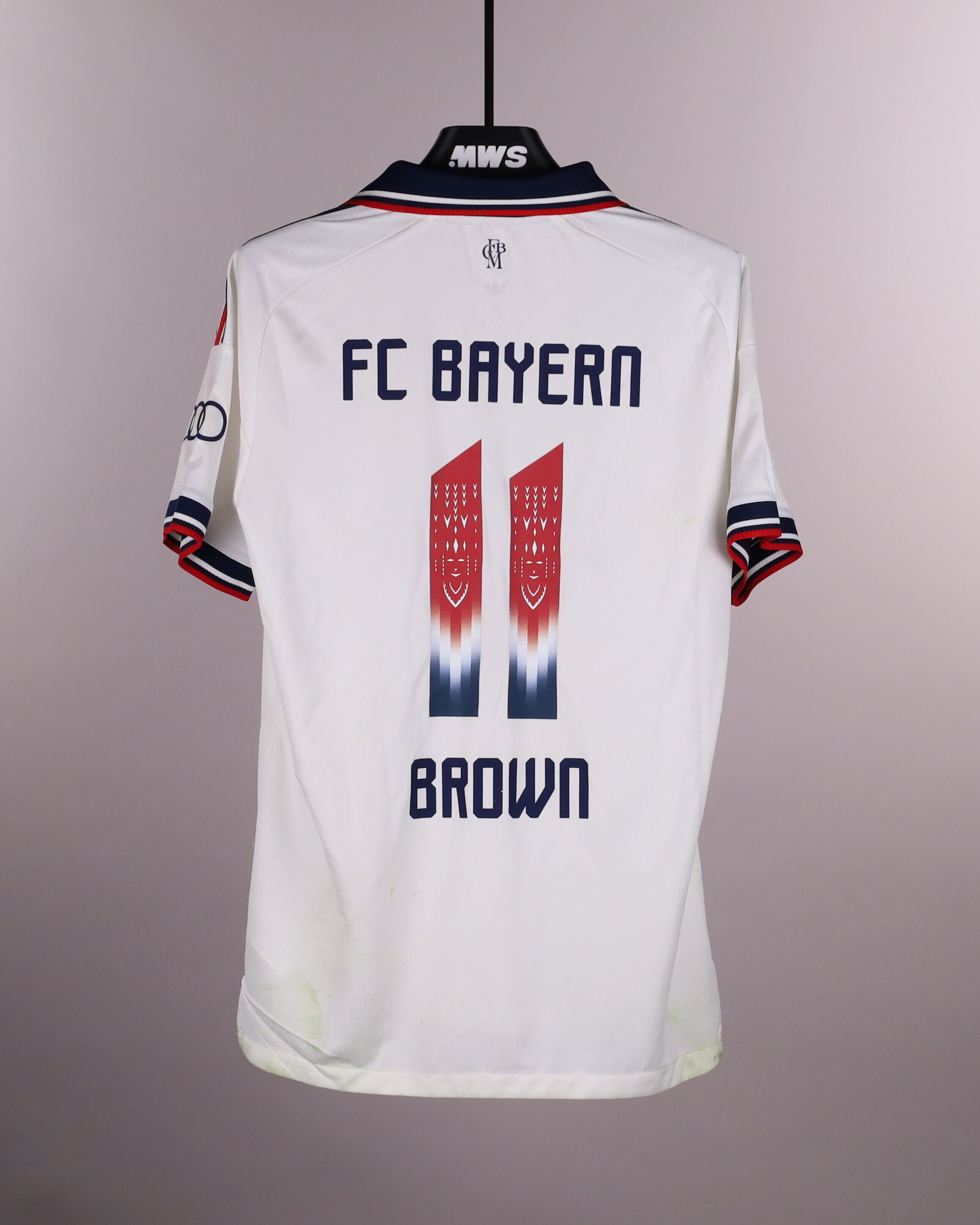Nathaniel Brown FC Bayern München forması