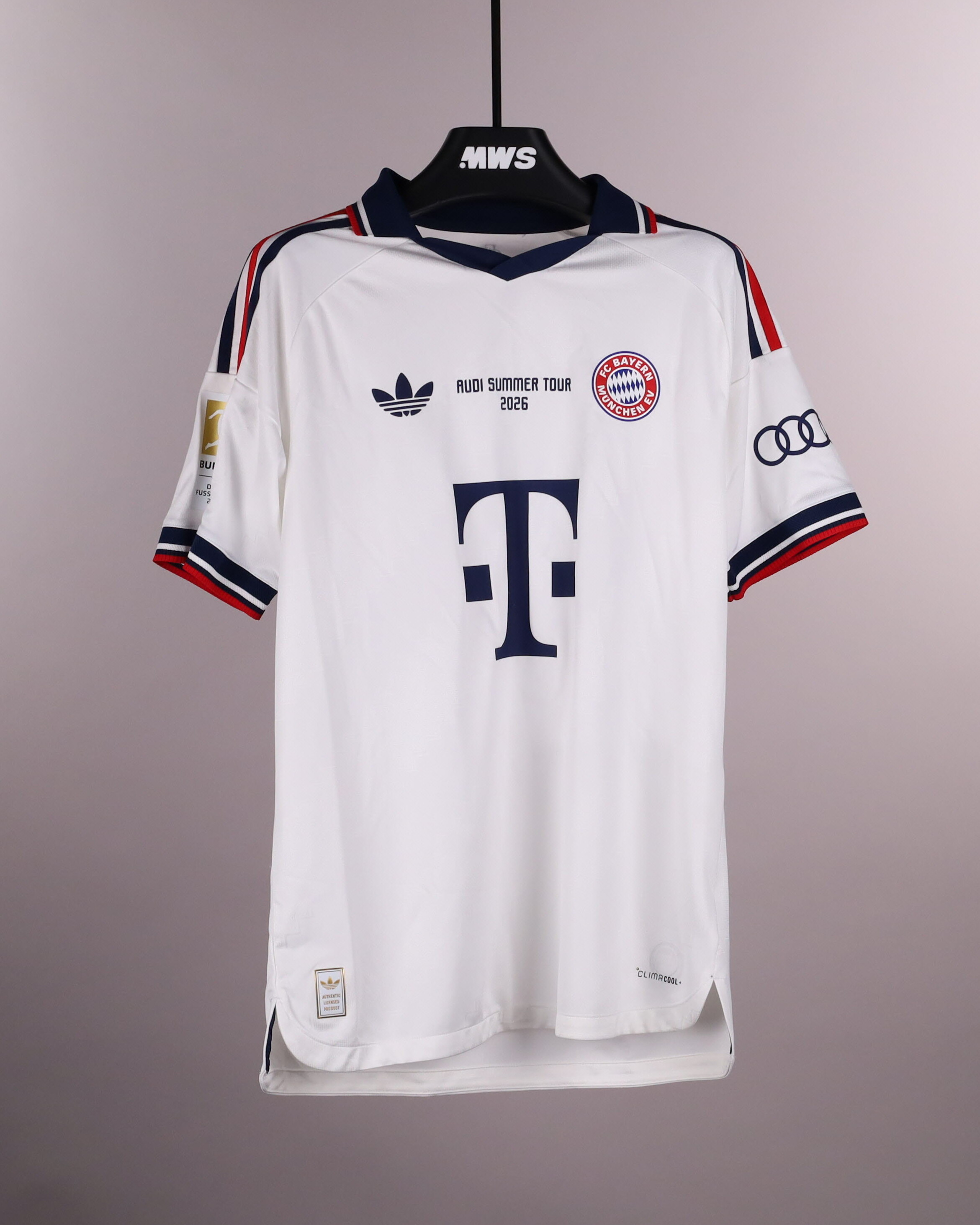 Aleksandar Pavlović FC Bayern München jersey