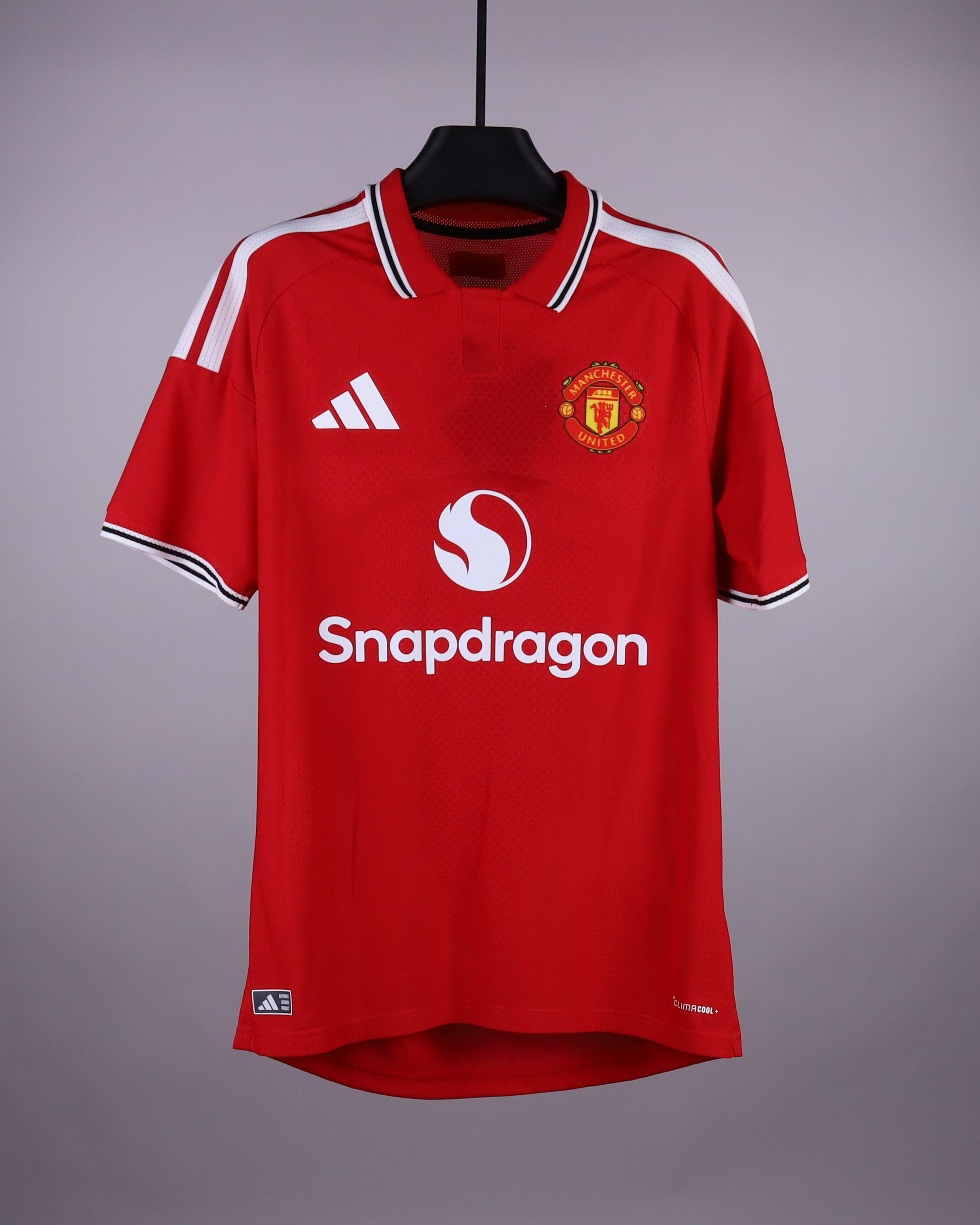 Manchester United ルークショー　ユニフォーム　正規品 Luke Shaw | Paris Saint-Germain - Manchester United | Manchester
