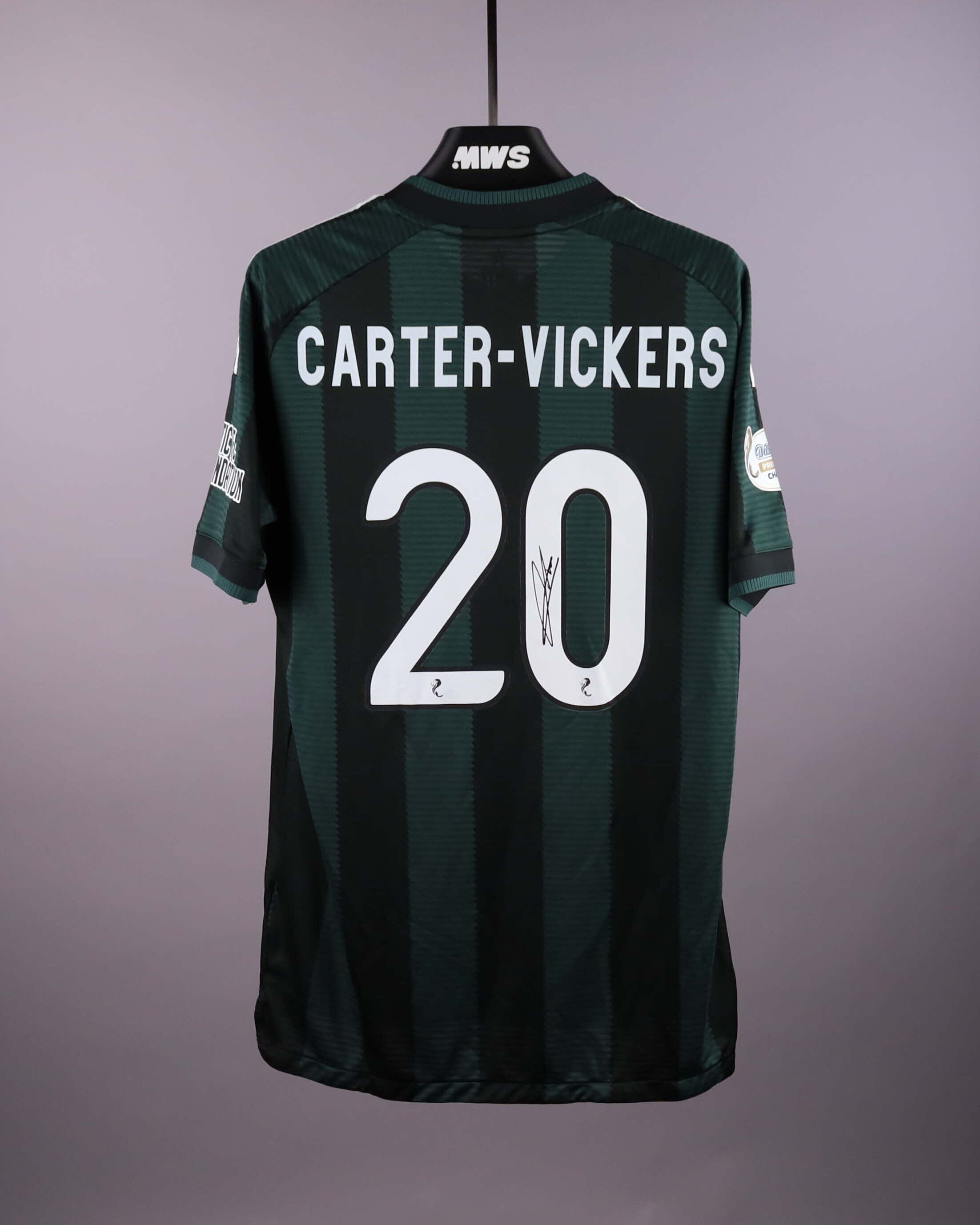 Cameron Carter-Vickers Celtic のシャツ