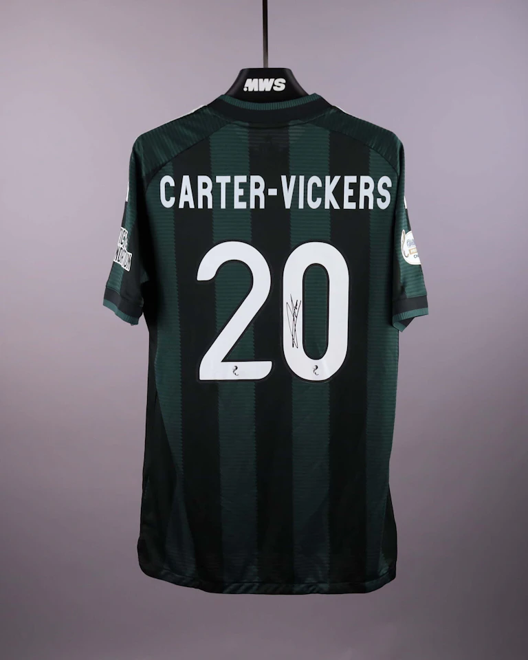 Cameron Carter-Vickers Celtic のシャツ