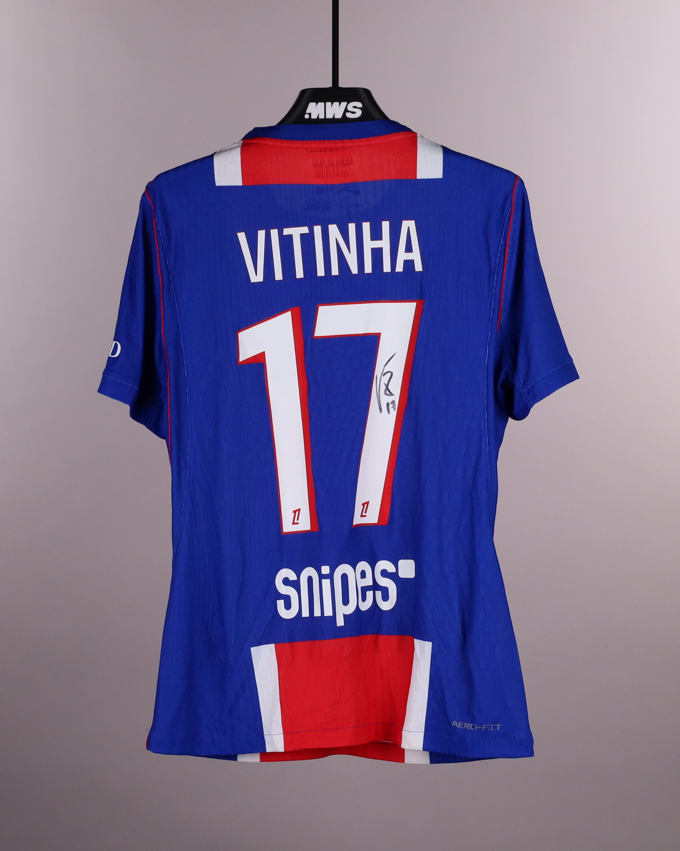 Vitinha Paris Saint-Germain shirt
