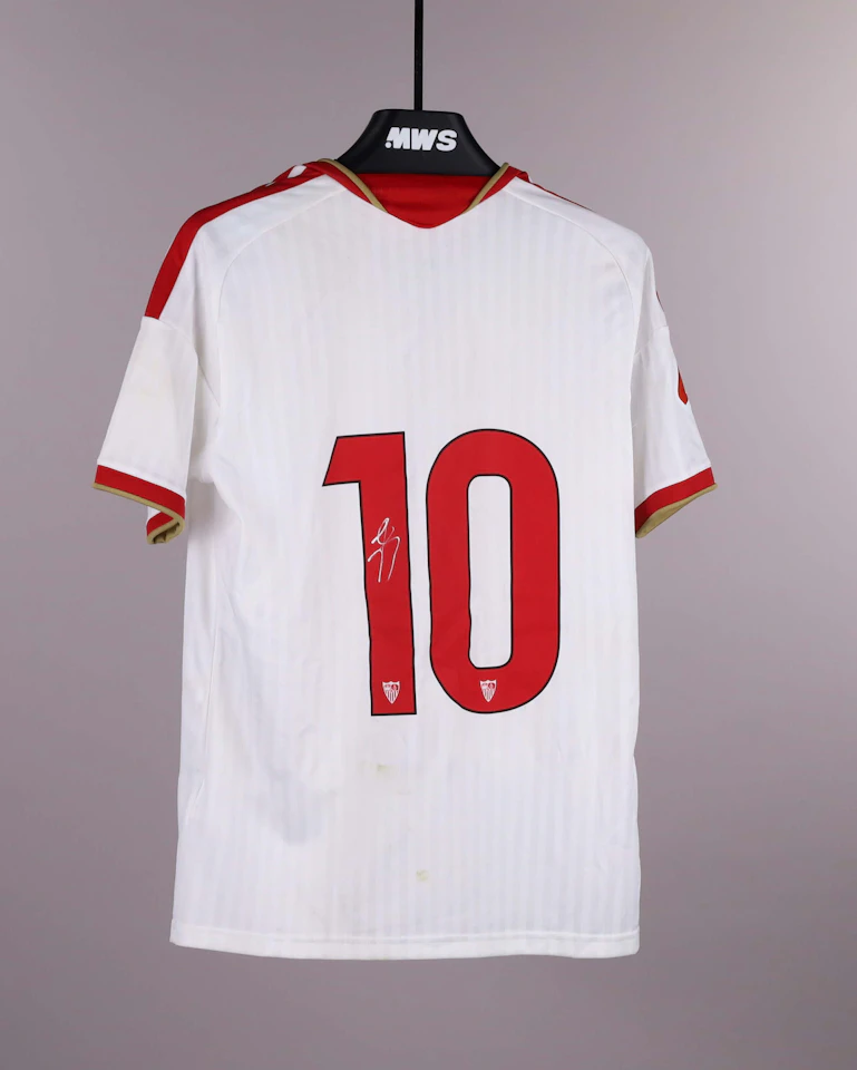 Peque Fernández Sevilla FC shirt
