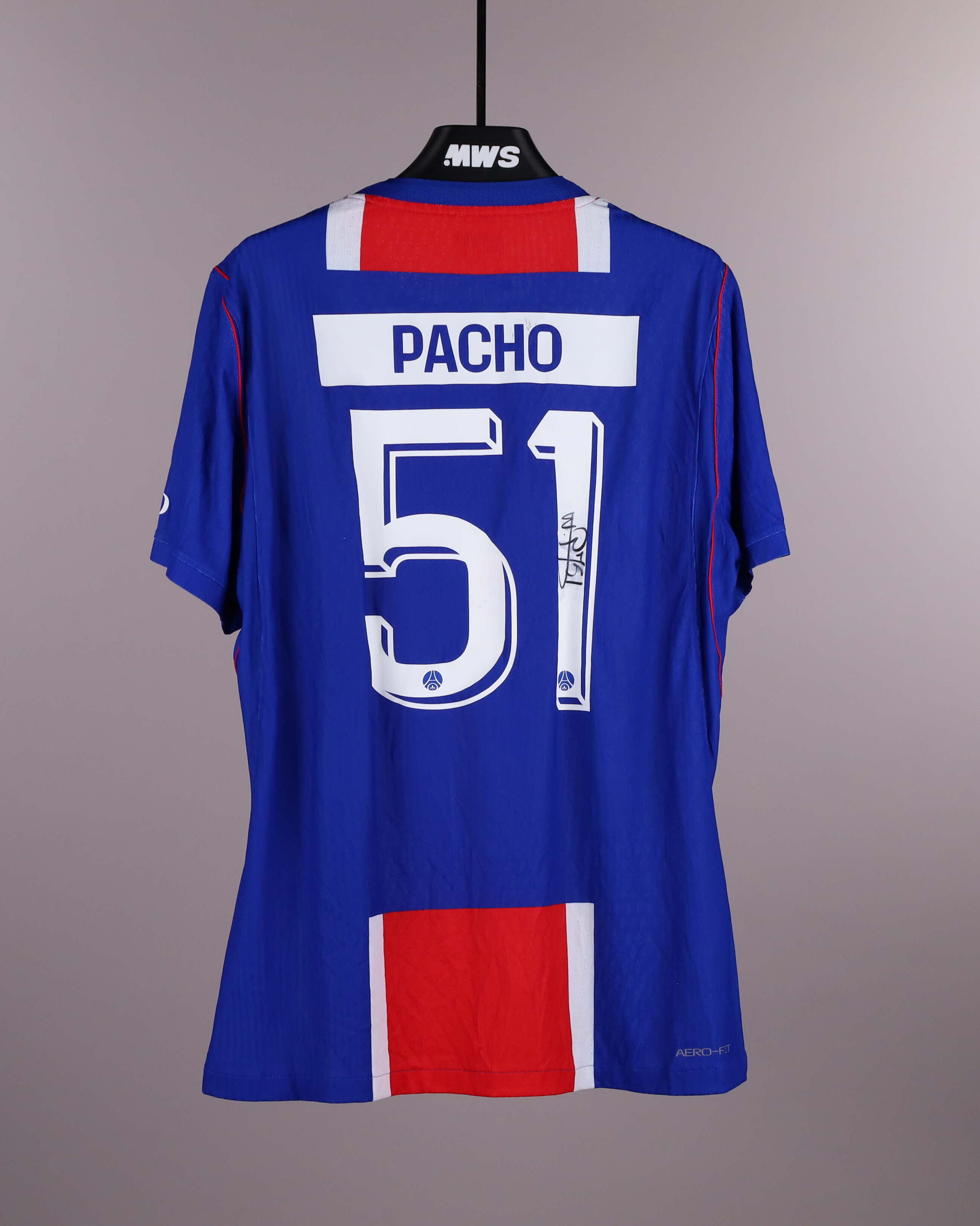 Willian Pacho Paris Saint-Germain shirt