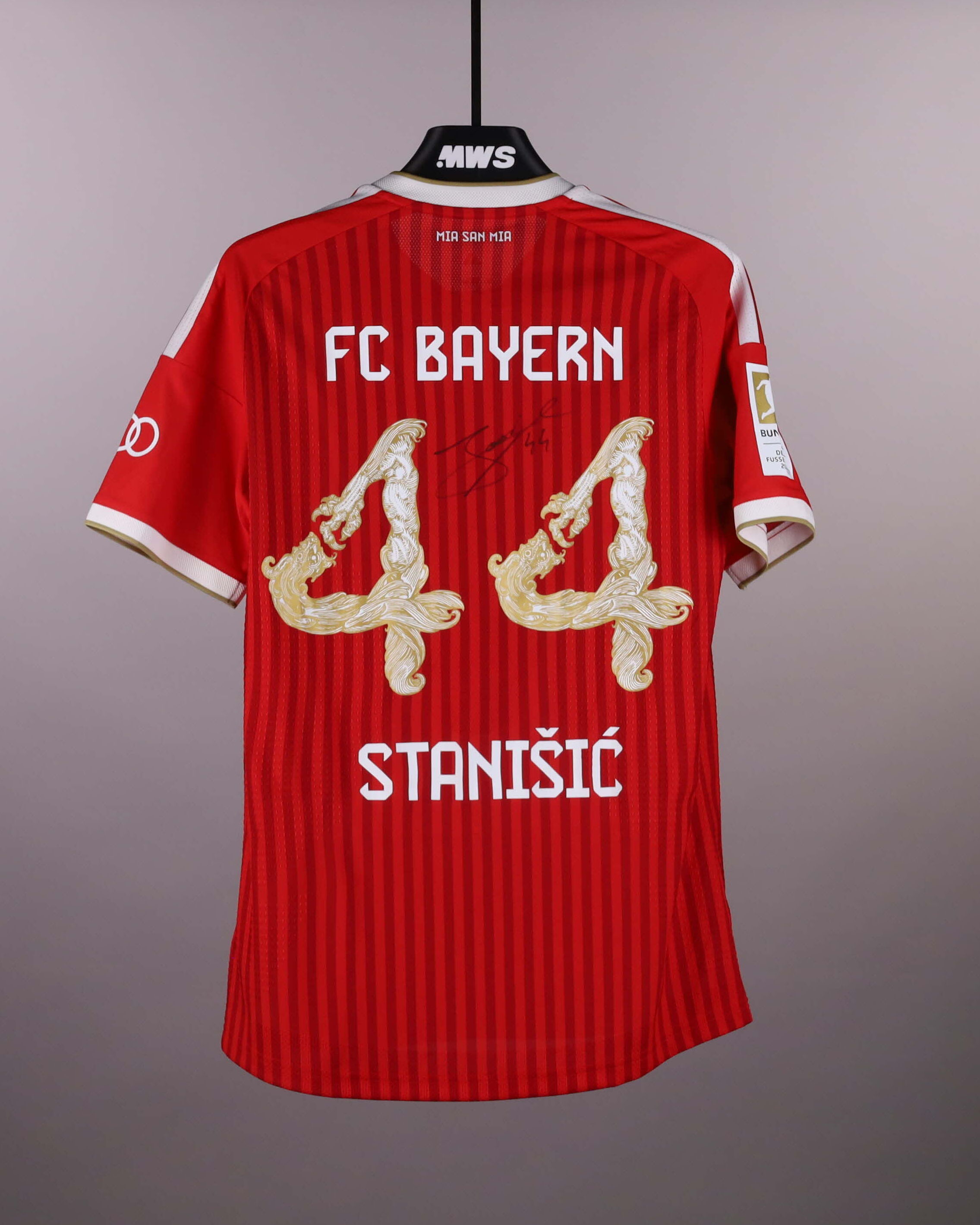 Josip Stanišić FC Bayern München shirt