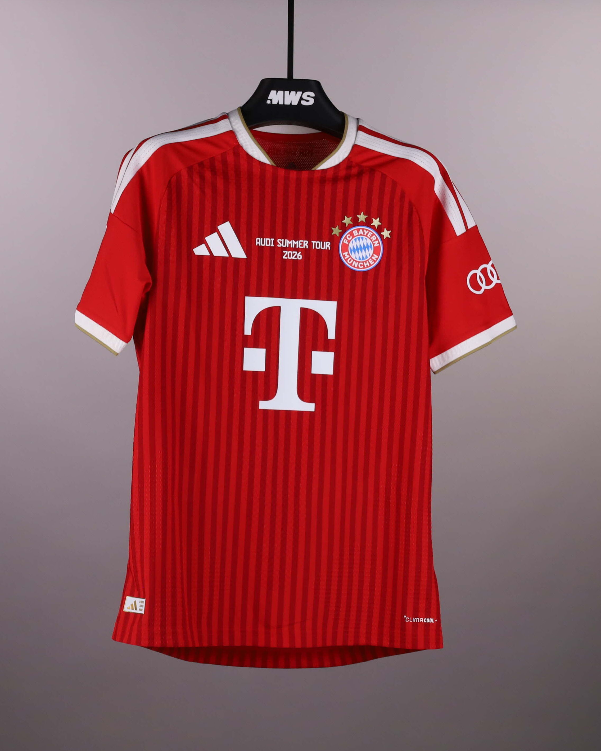 Josip Stanišić FC Bayern München shirt