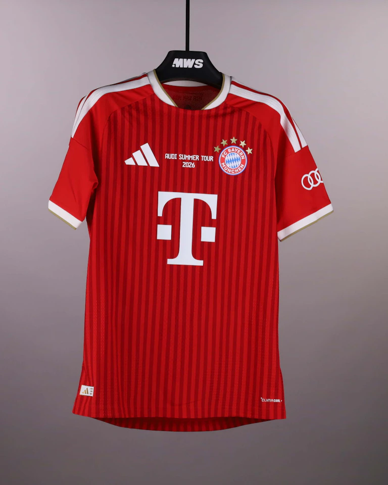 Josip Stanišić FC Bayern München shirt