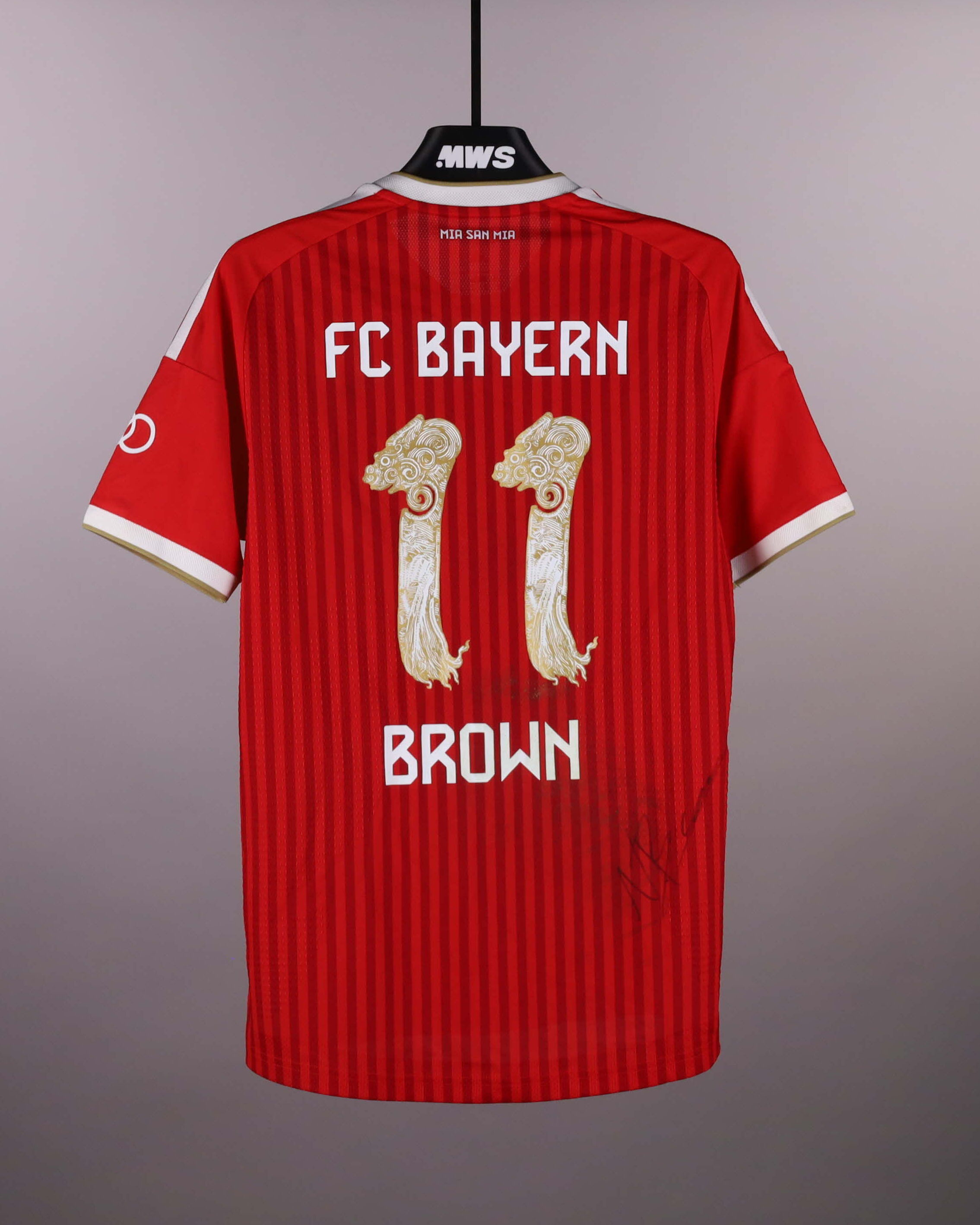 Nathaniel Brown FC Bayern München shirt