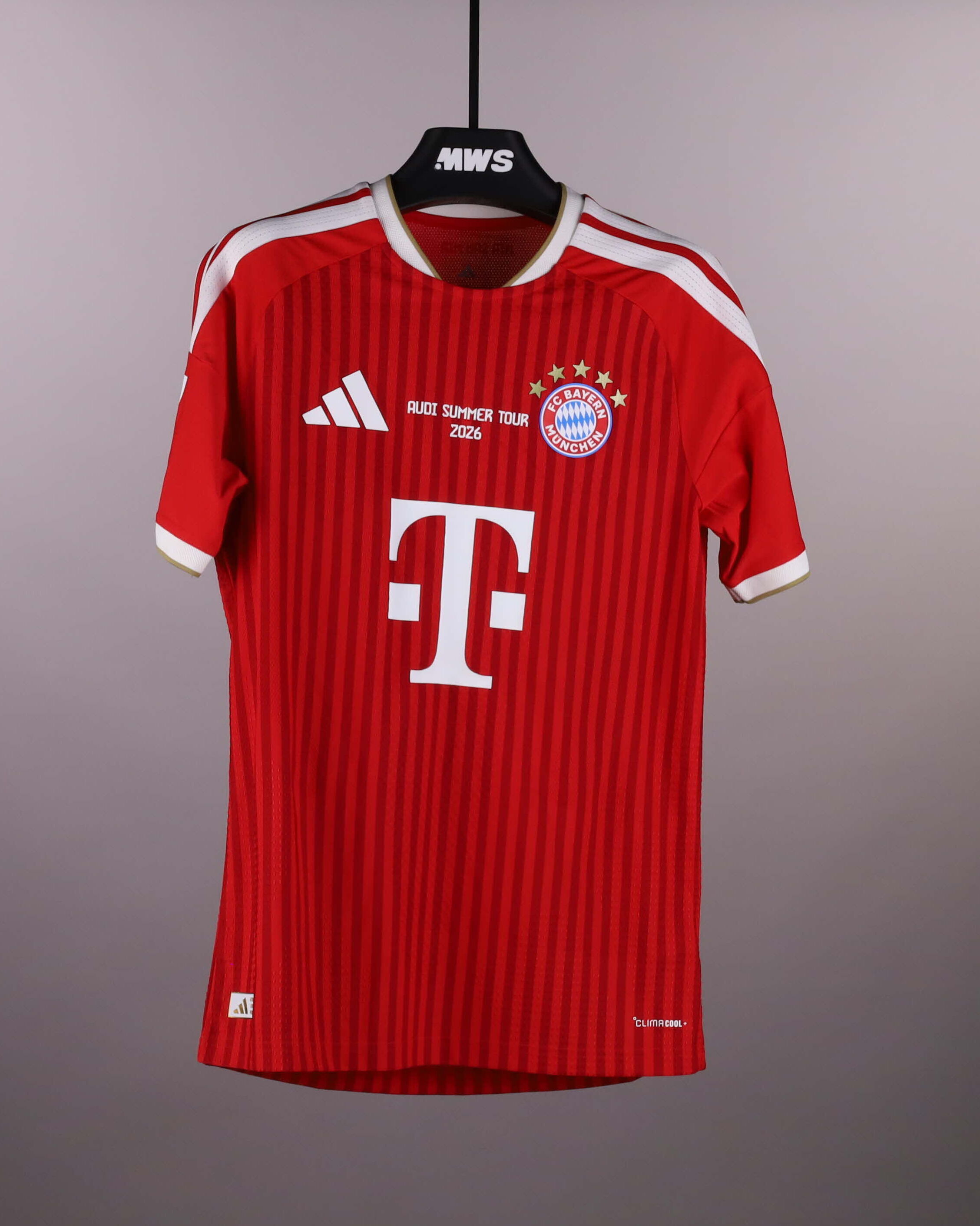 Konrad Laimer FC Bayern München shirt