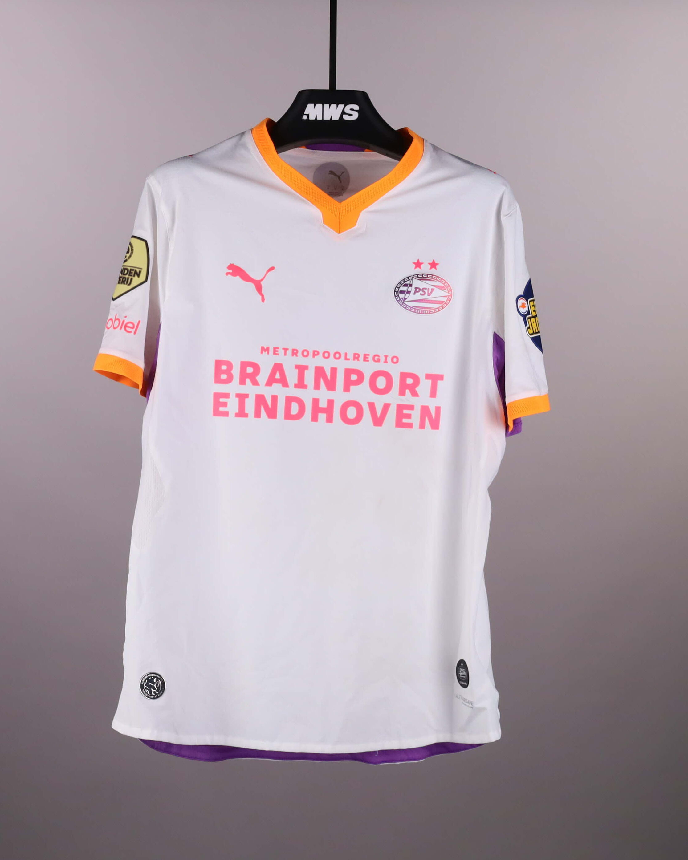 PSV 팀의 Sergino Dest 셔츠