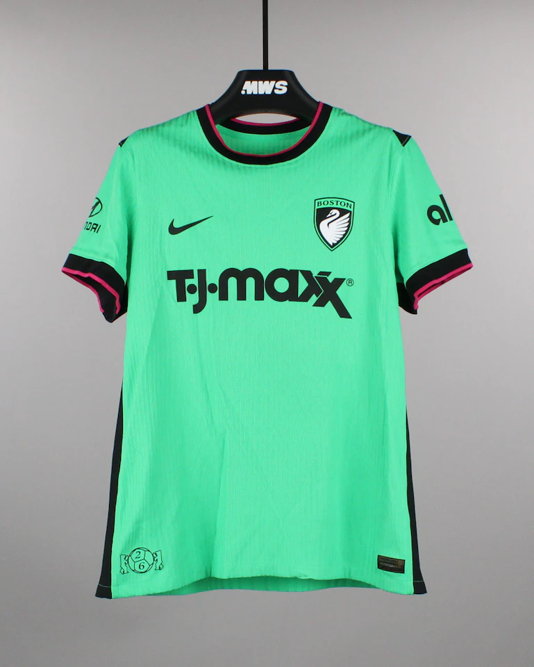 Amanda Gutierres Boston Legacy FC shirt