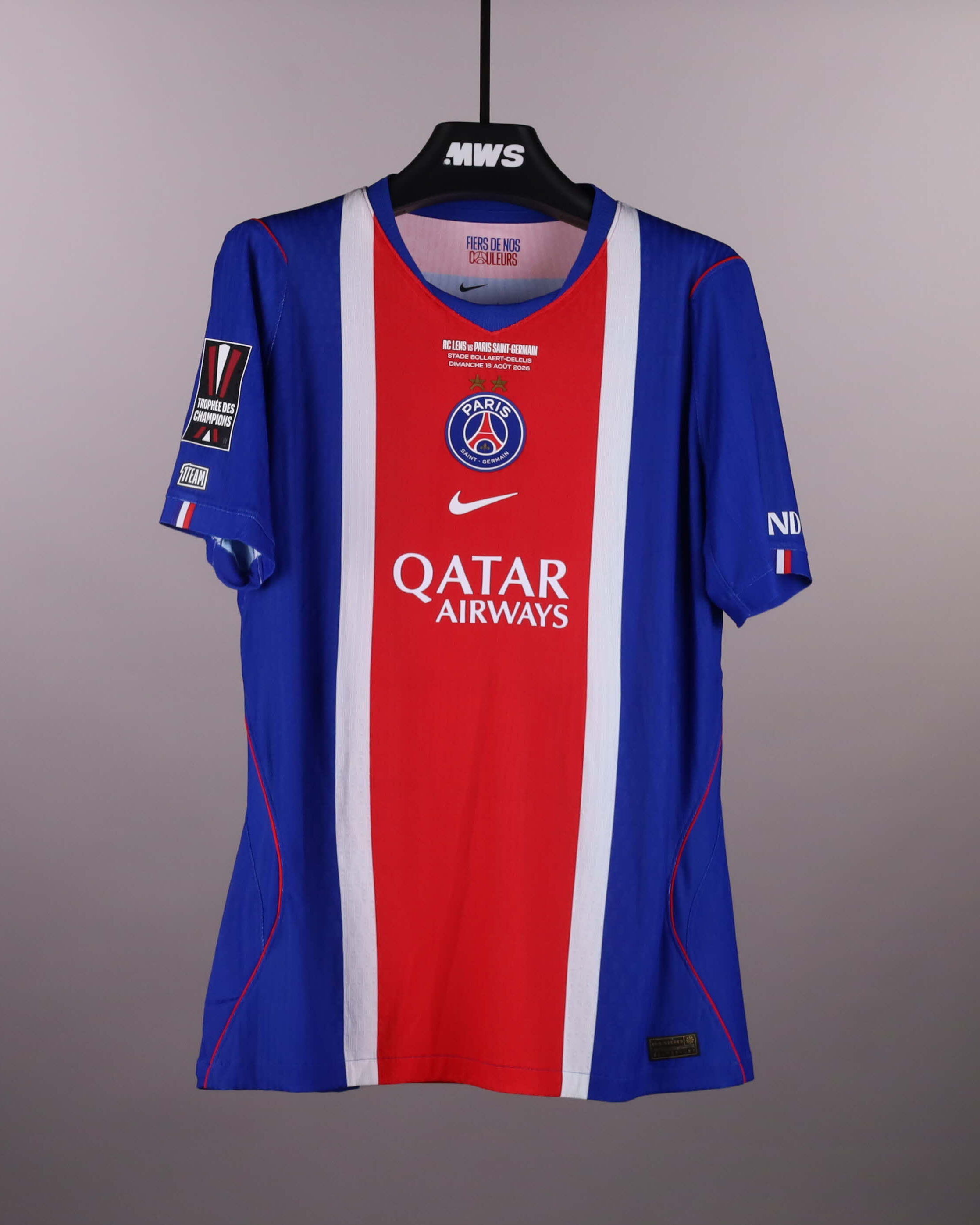 Achraf Hakimi Paris Saint-Germain shirt