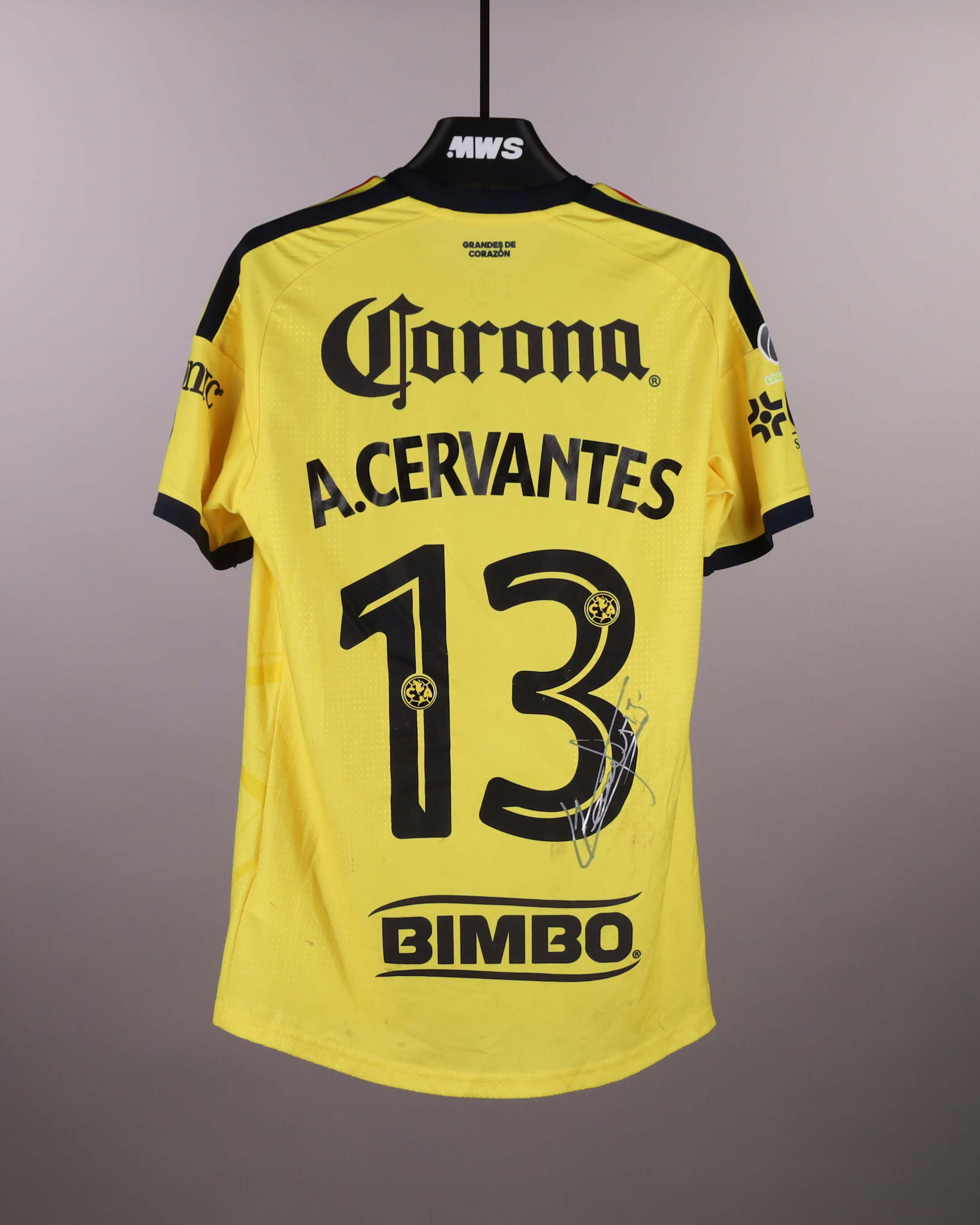 Alan Cervantes Club América jersey