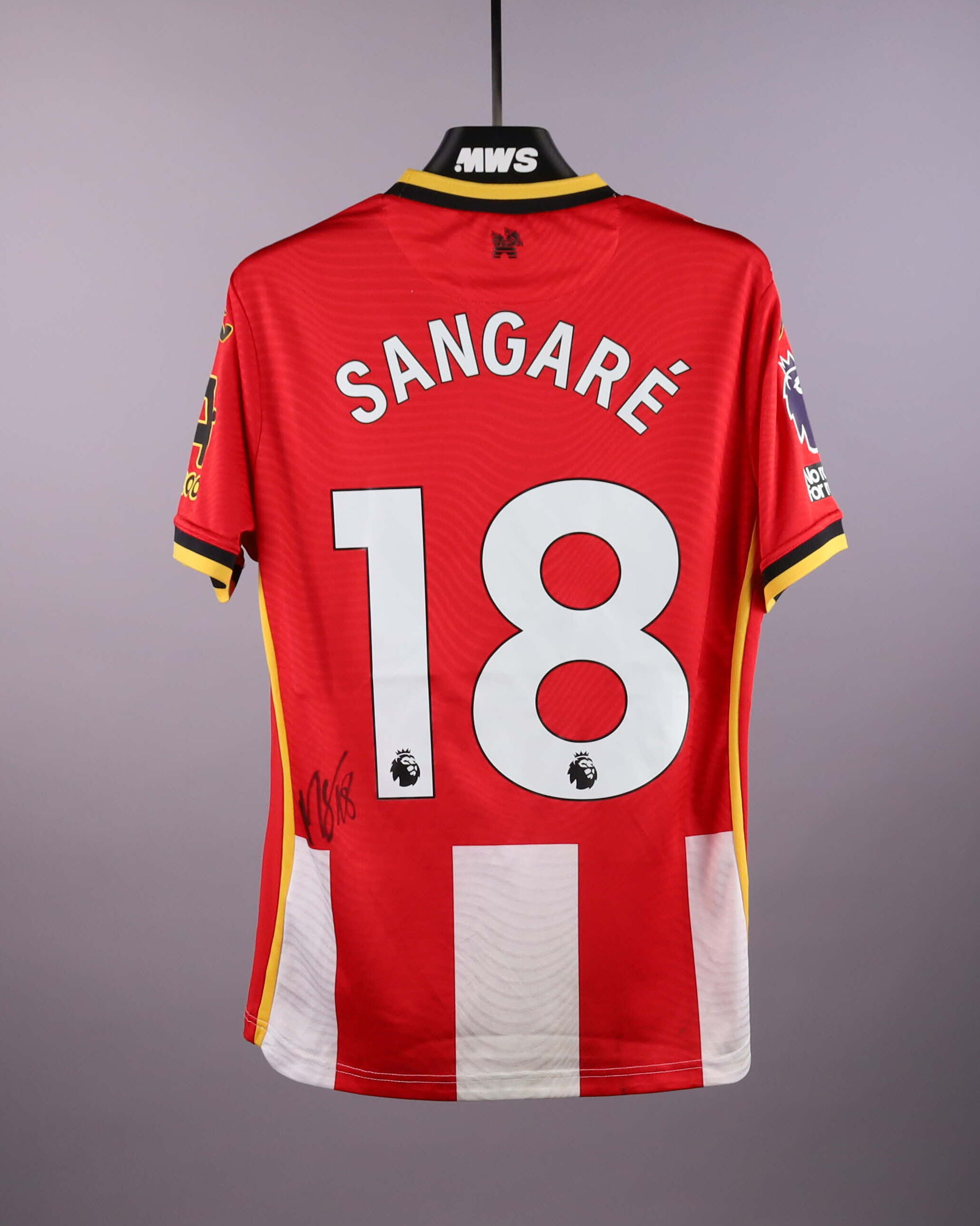 Mamadou Sangare Brentford shirt