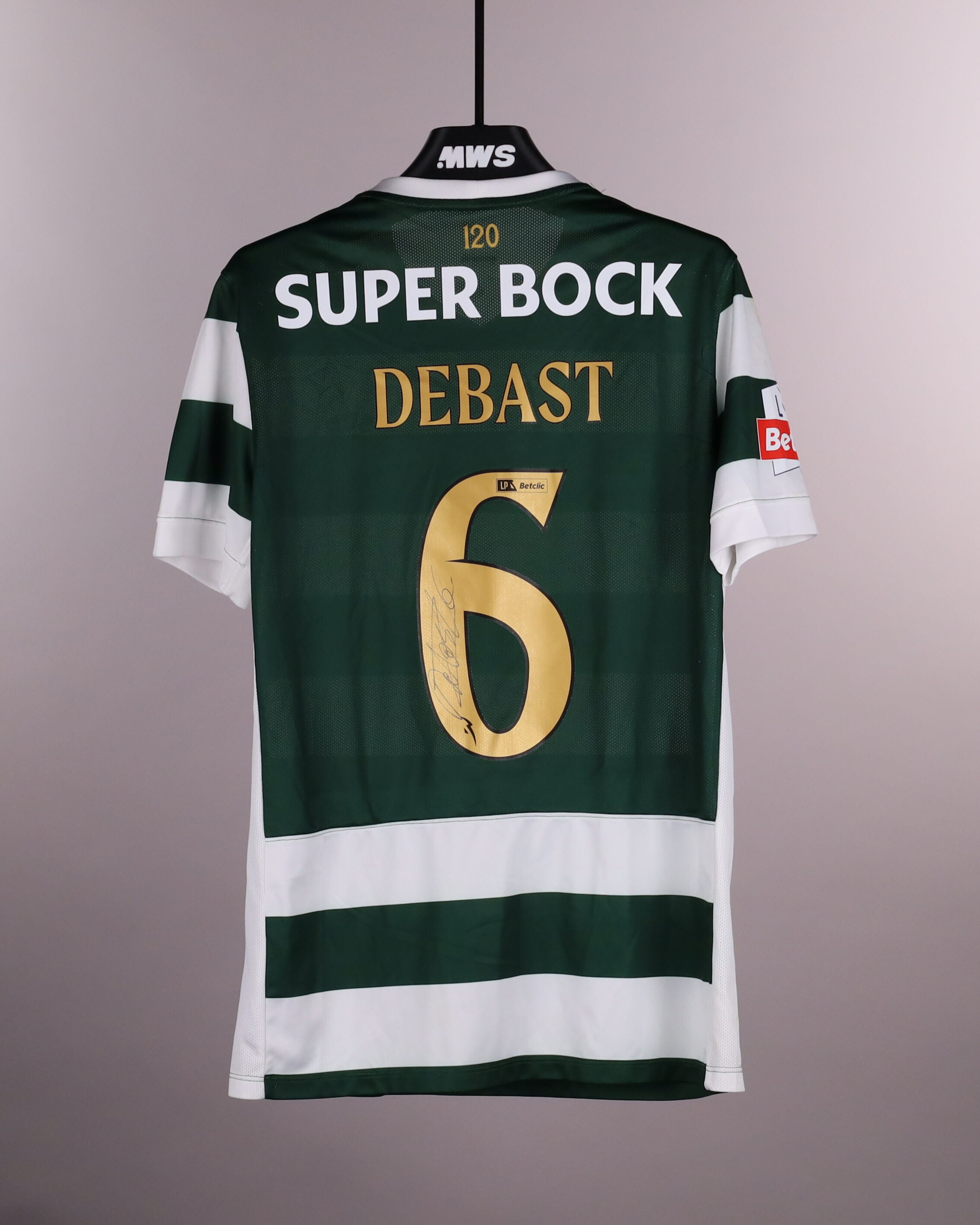 Zeno Debast Sporting CP shirt