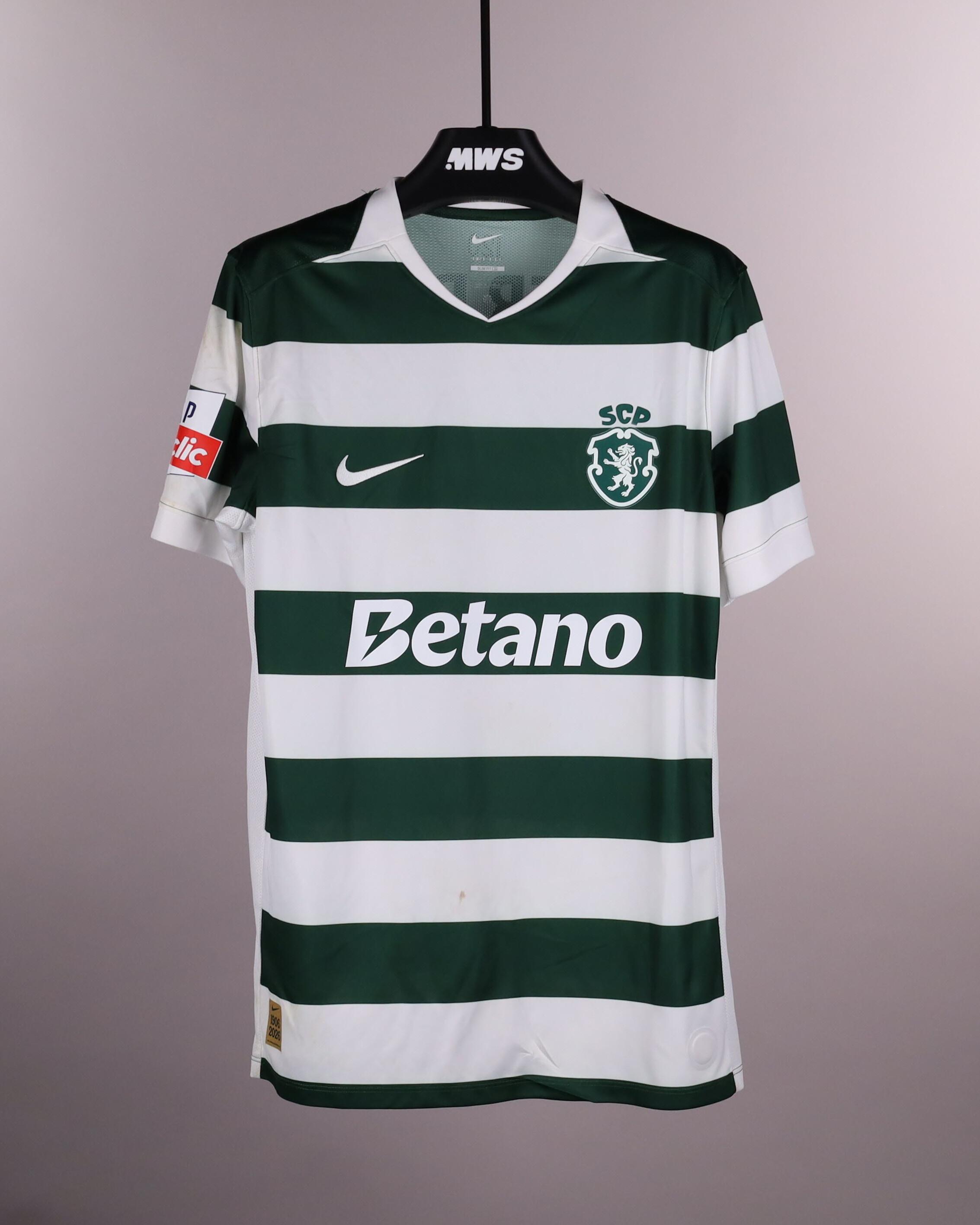 Zeno Debast Sporting CP shirt