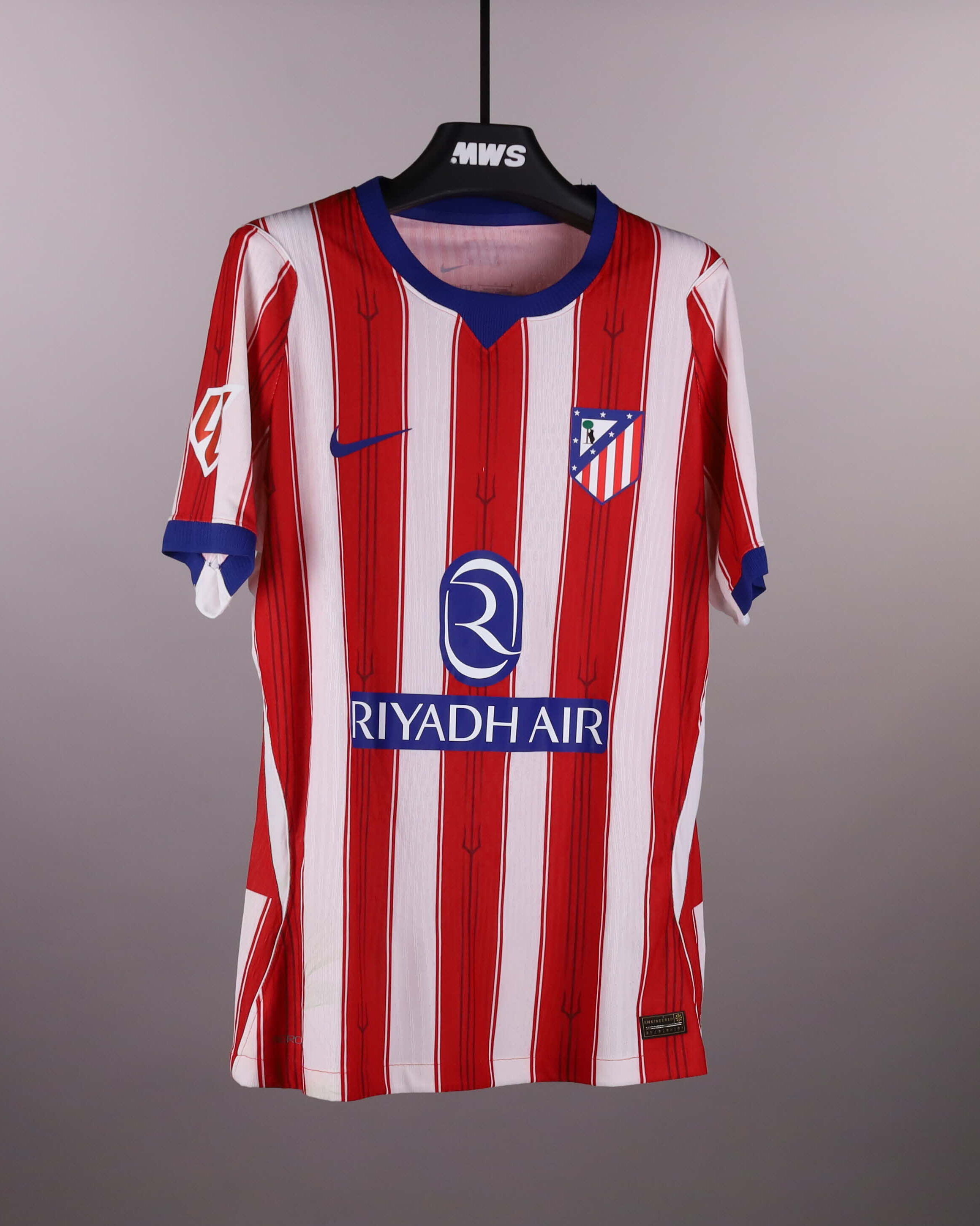 Pablo Barrios Rivas Atlético de Madrid shirt