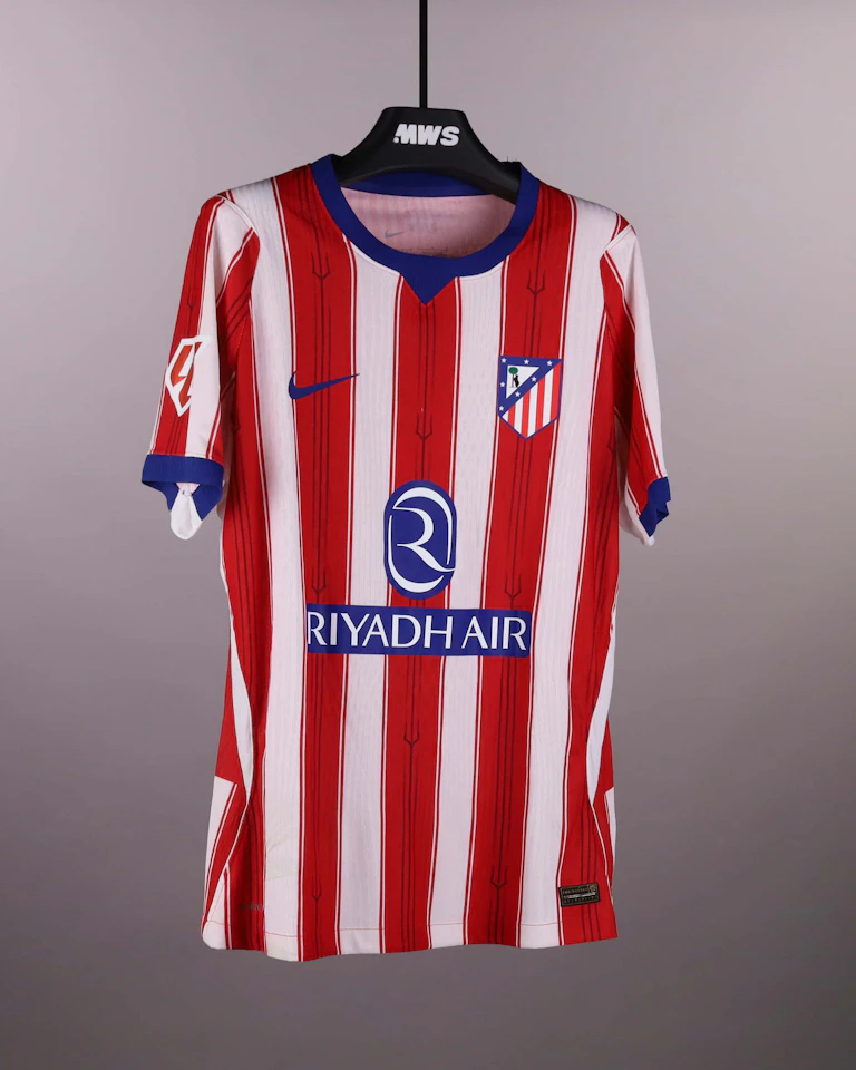 Pablo Barrios Rivas Atlético de Madrid shirt