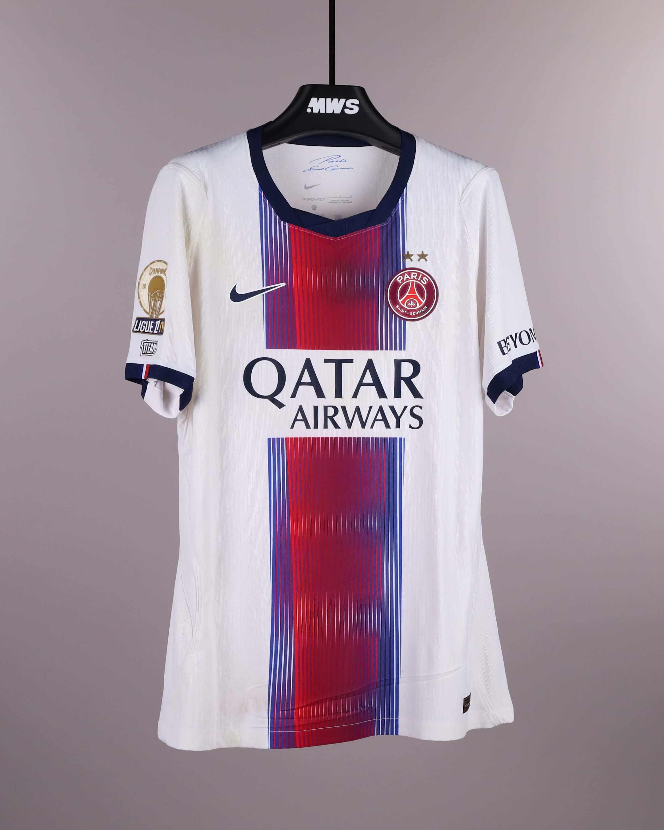 Achraf Hakimi Paris Saint-Germain shirt