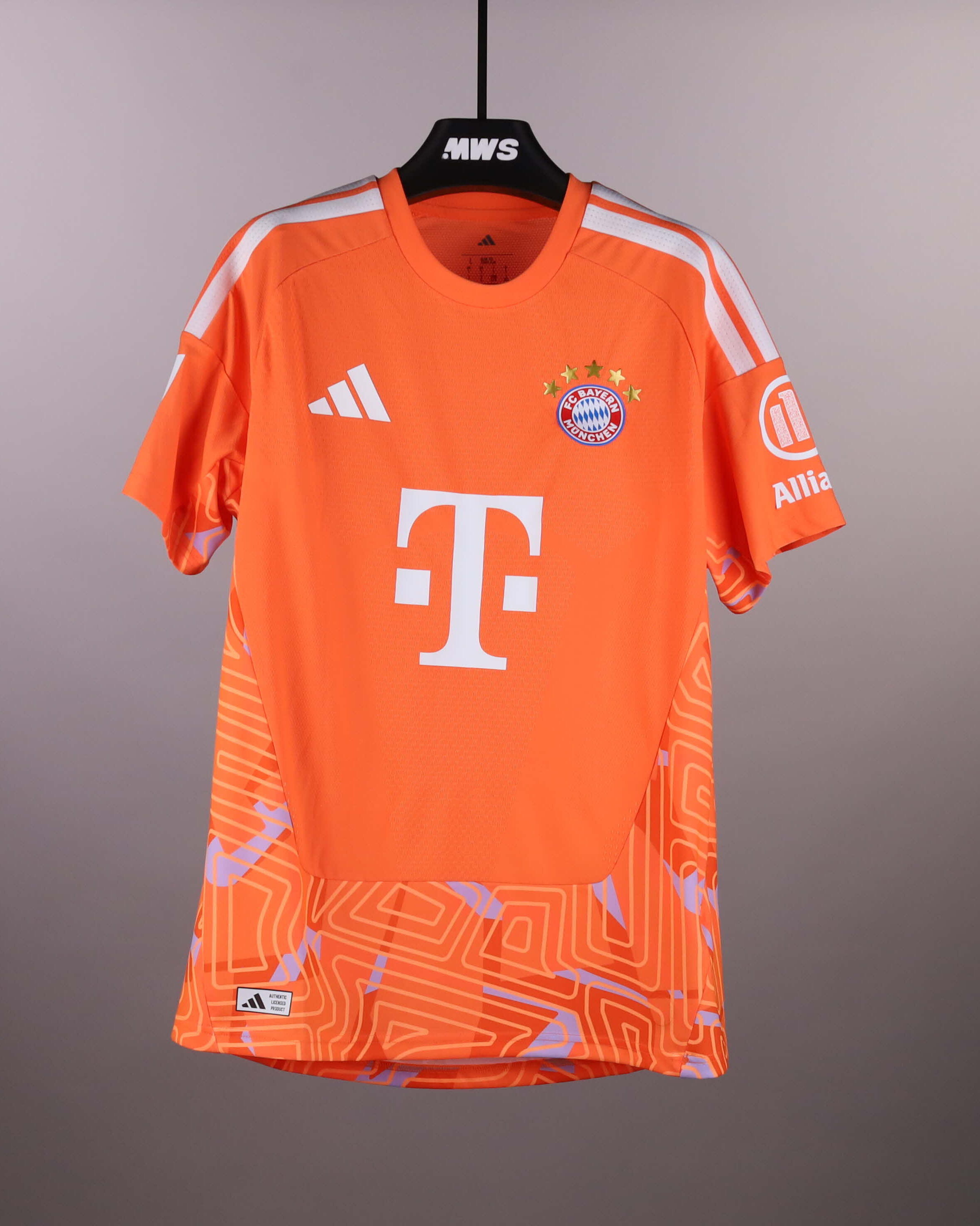 Manuel Neuer FC Bayern München shirt
