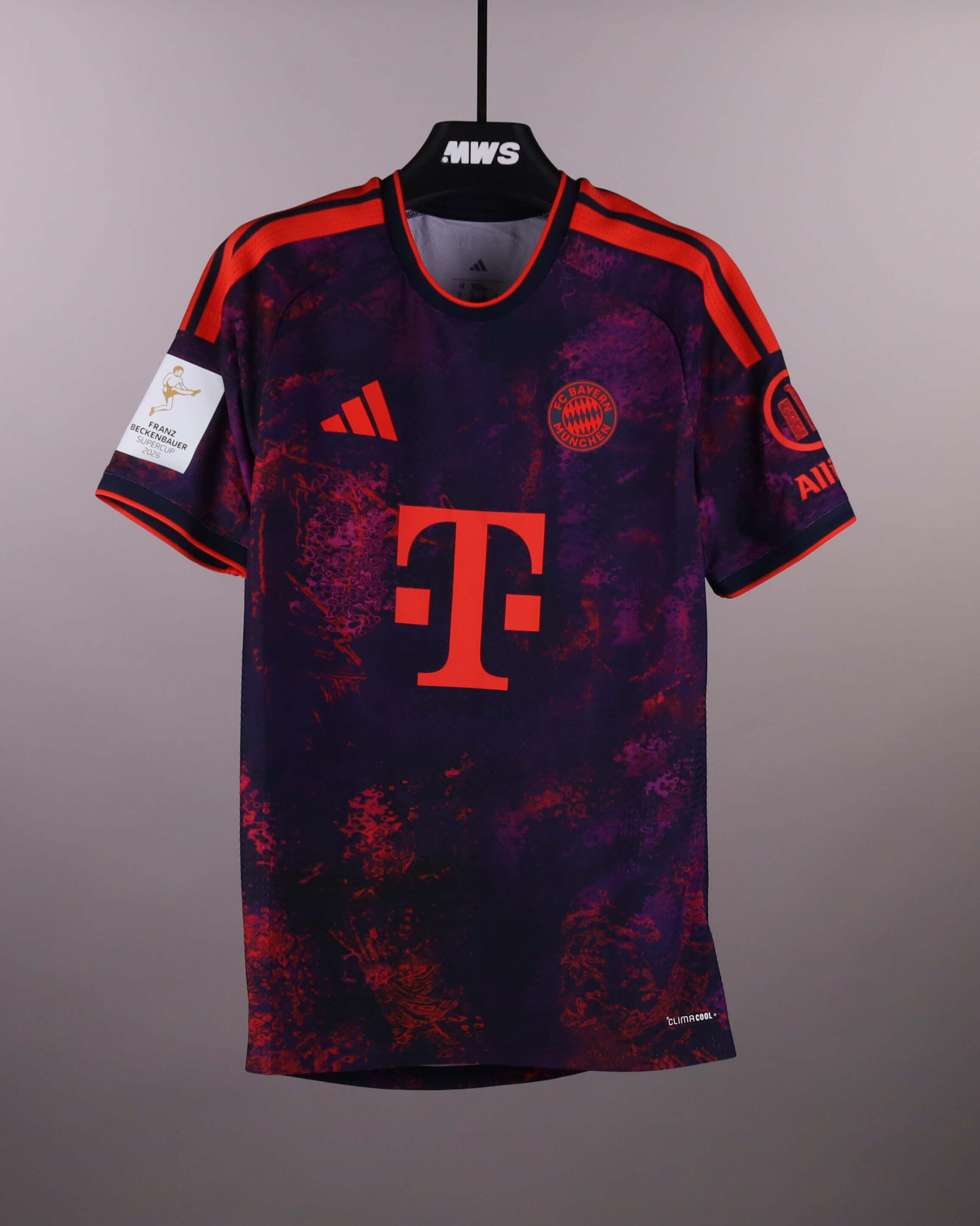 Michael Olise FC Bayern München shirt