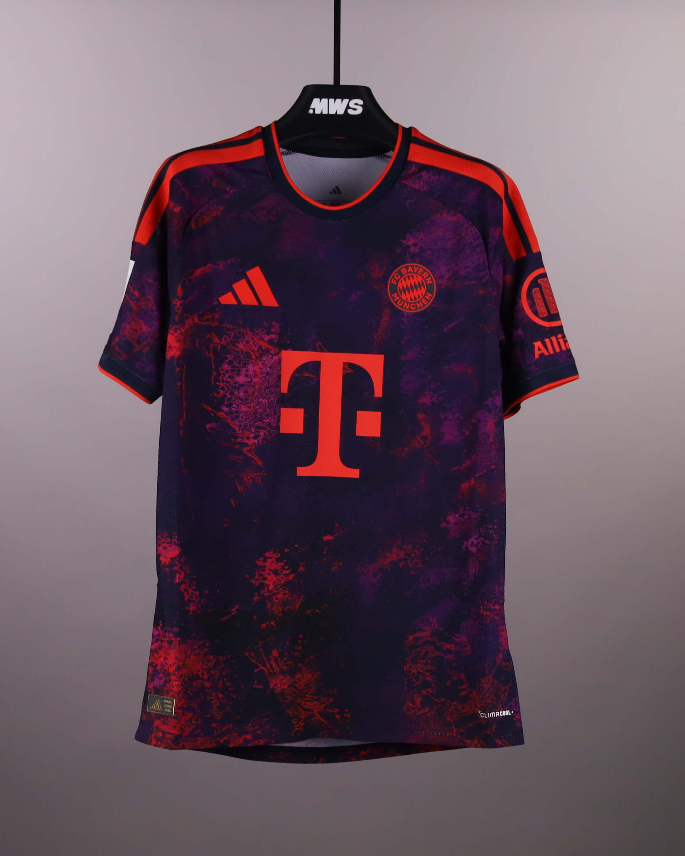 Arijon Ibrahimović FC Bayern München shirt