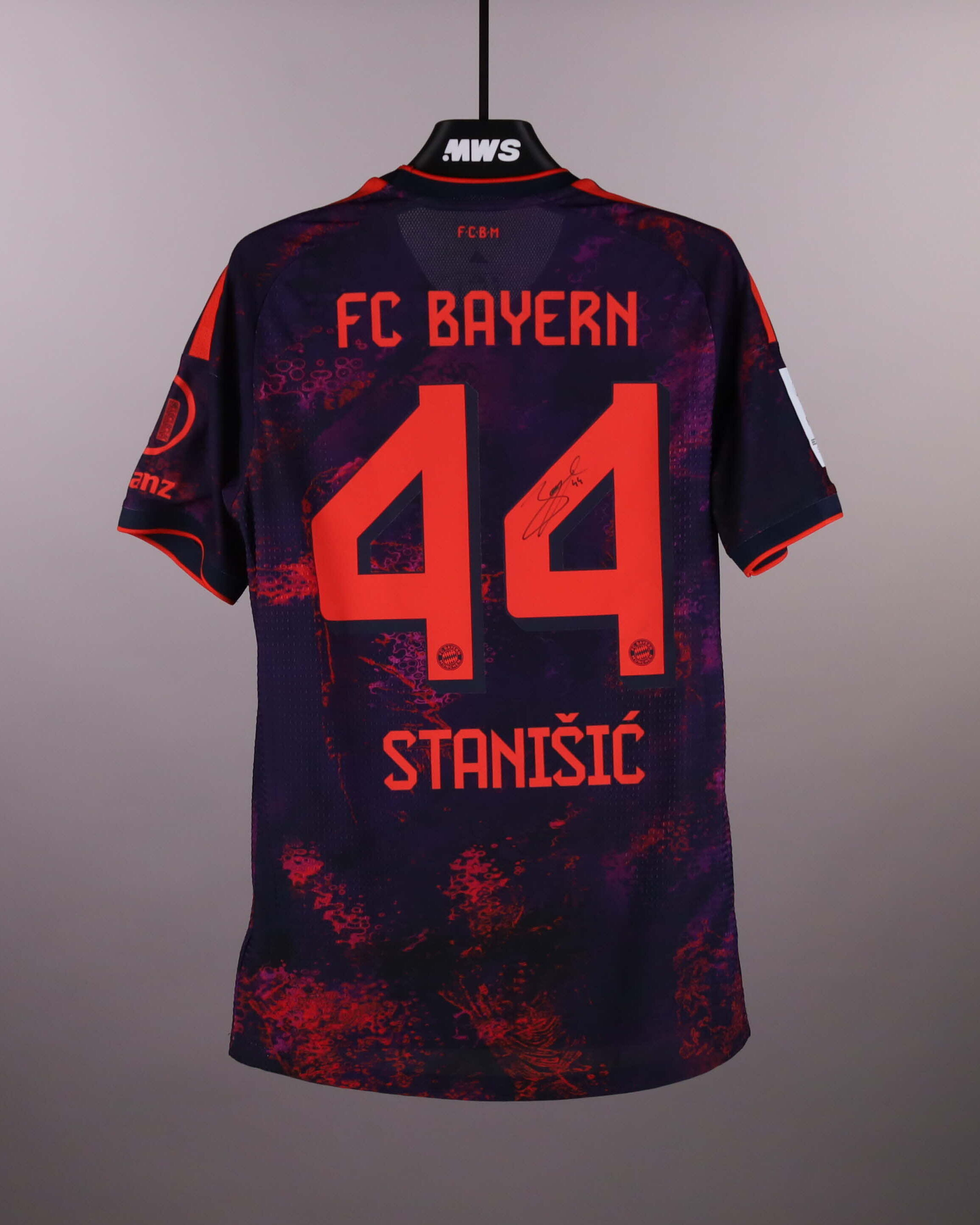 Josip Stanišić FC Bayern München shirt