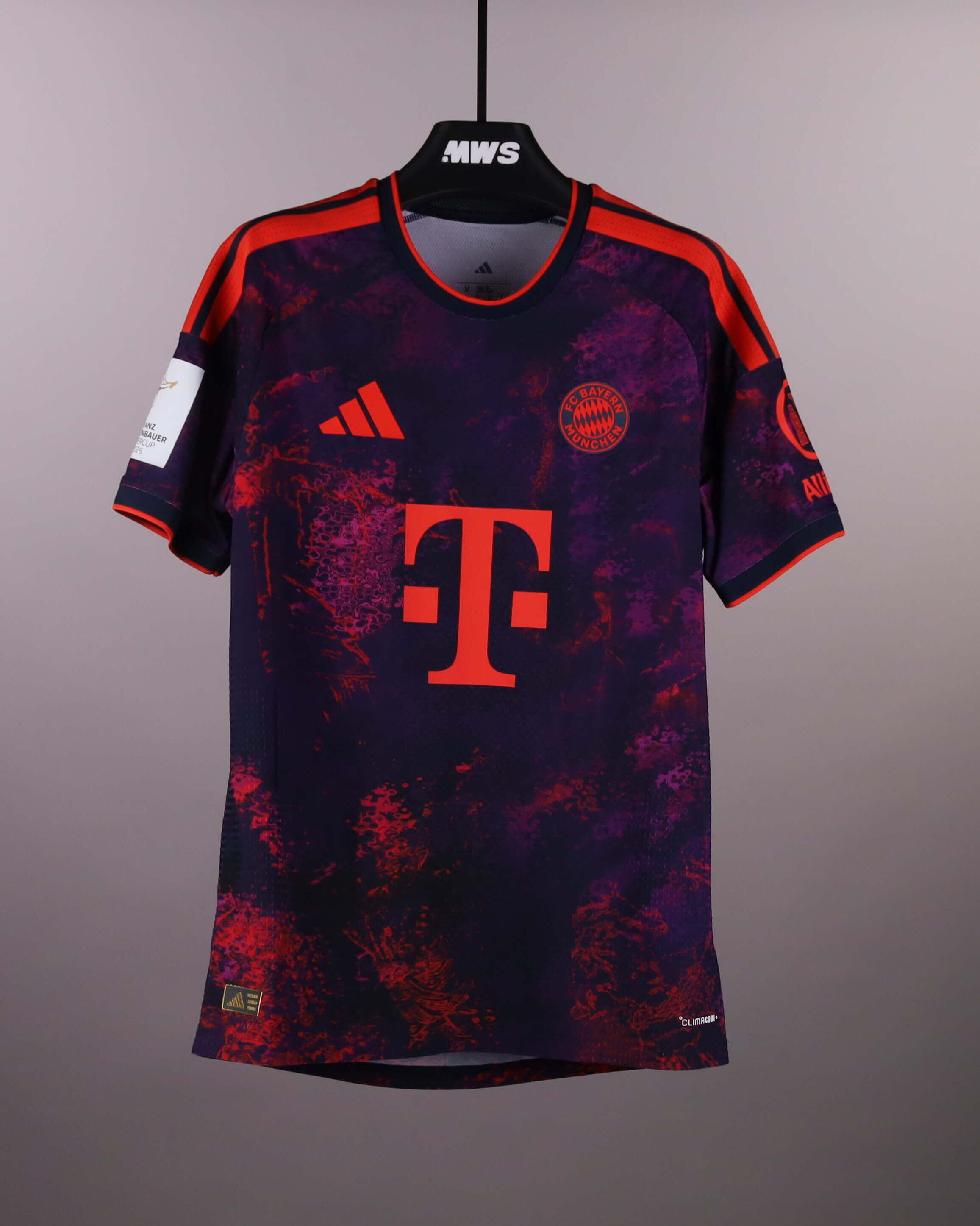 Josip Stanišić FC Bayern München shirt