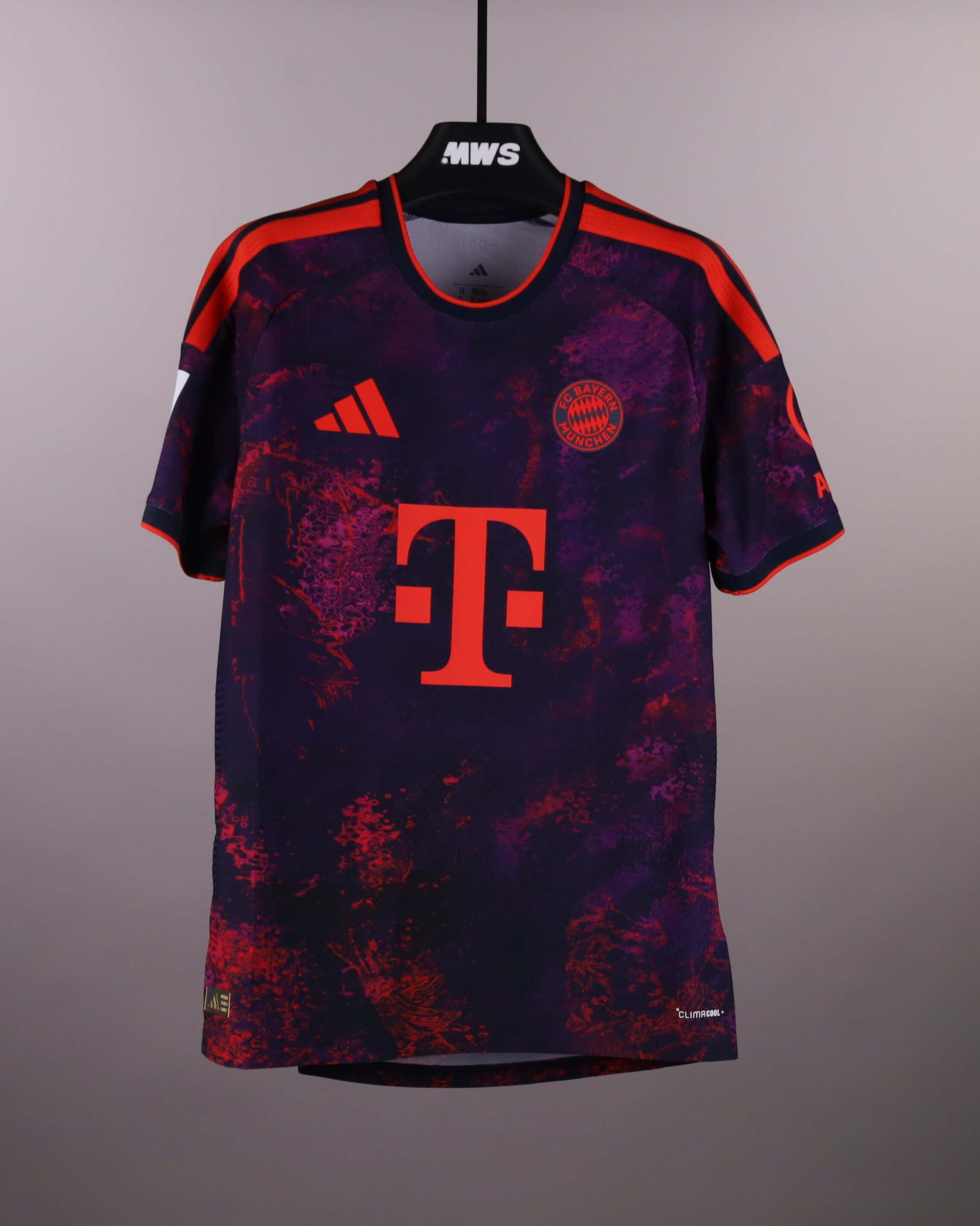 Nathaniel Brown FC Bayern München shirt