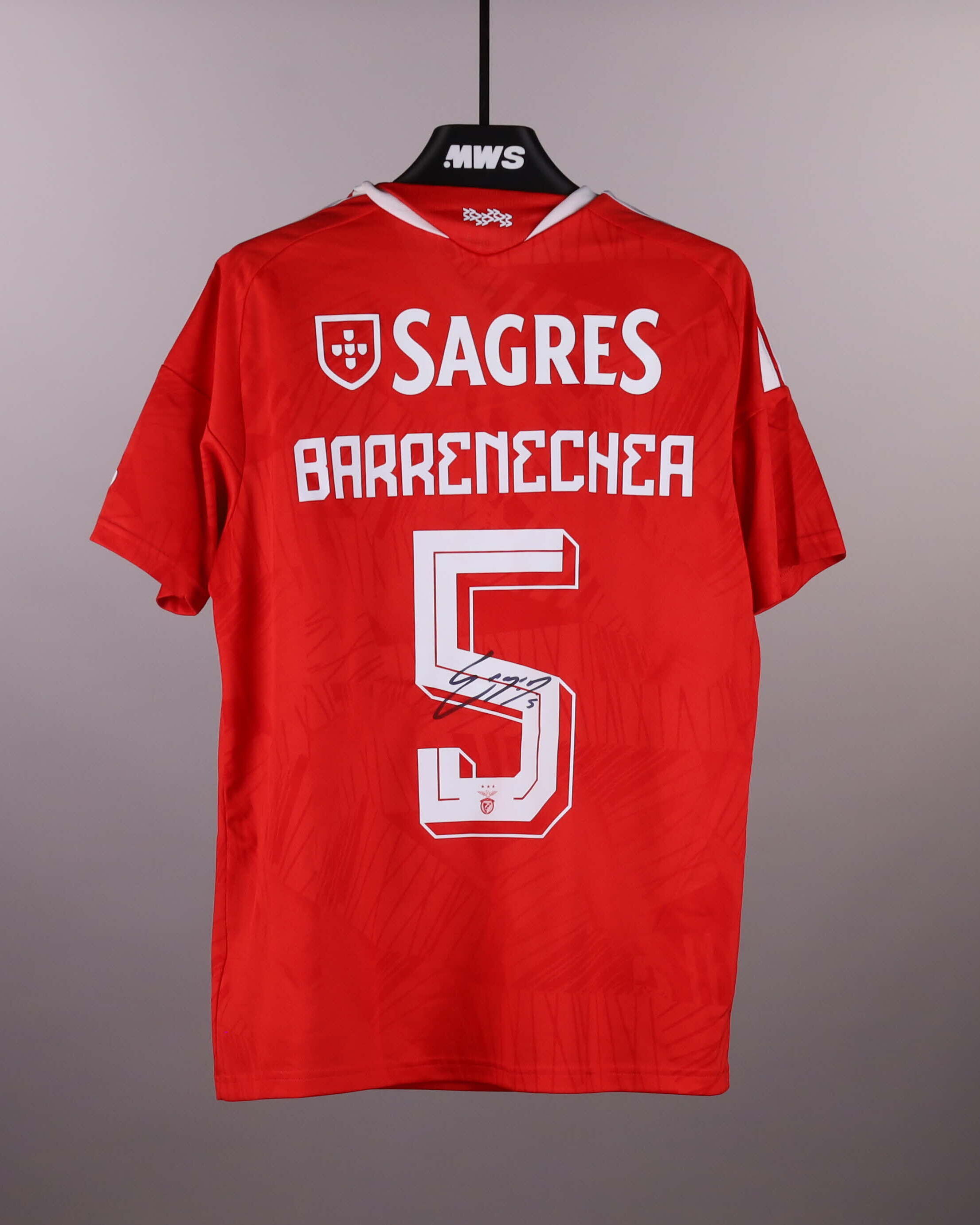 Enzo Barrenechea SL Benfica jersey