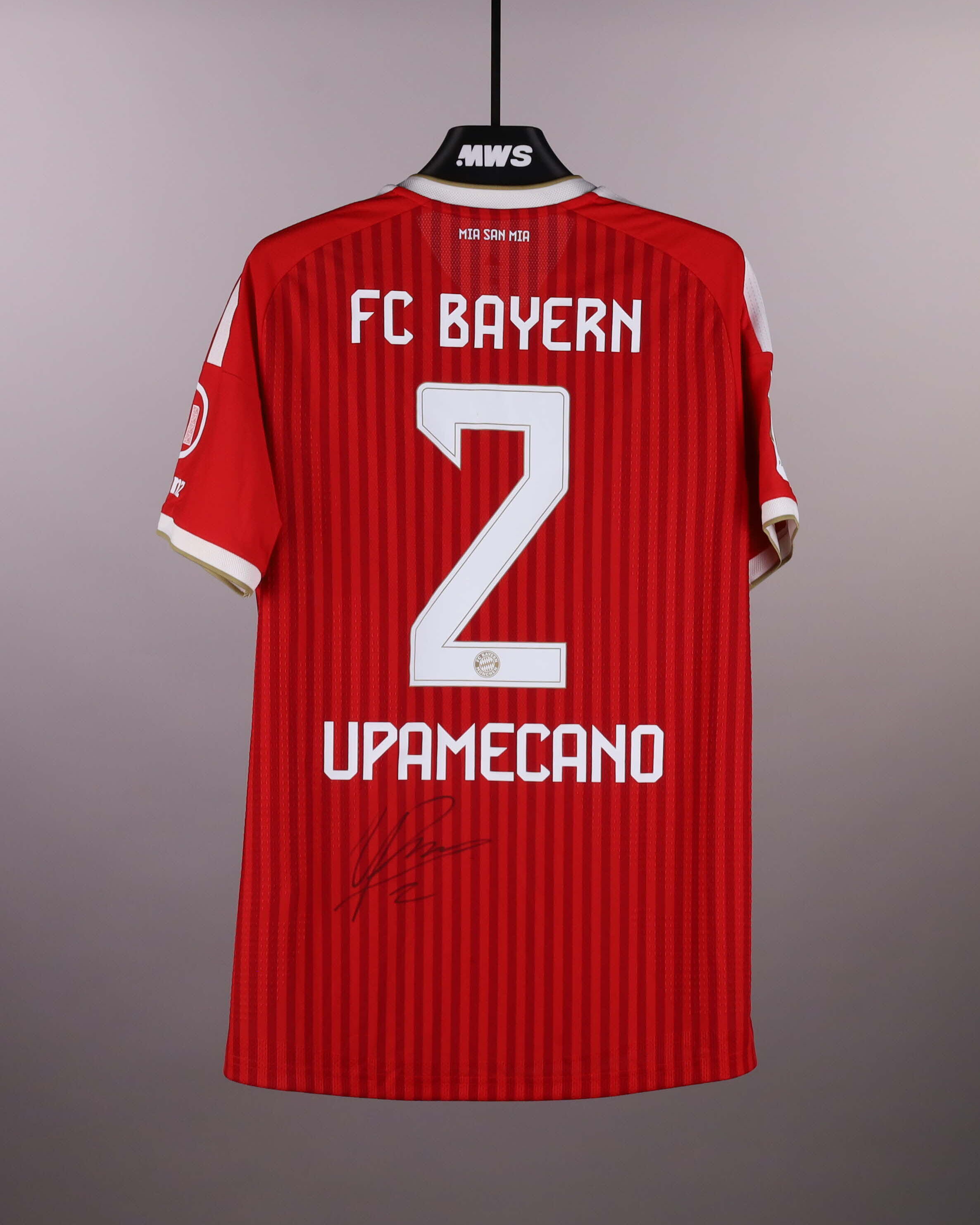 Dayot Upamecano FC Bayern München shirt