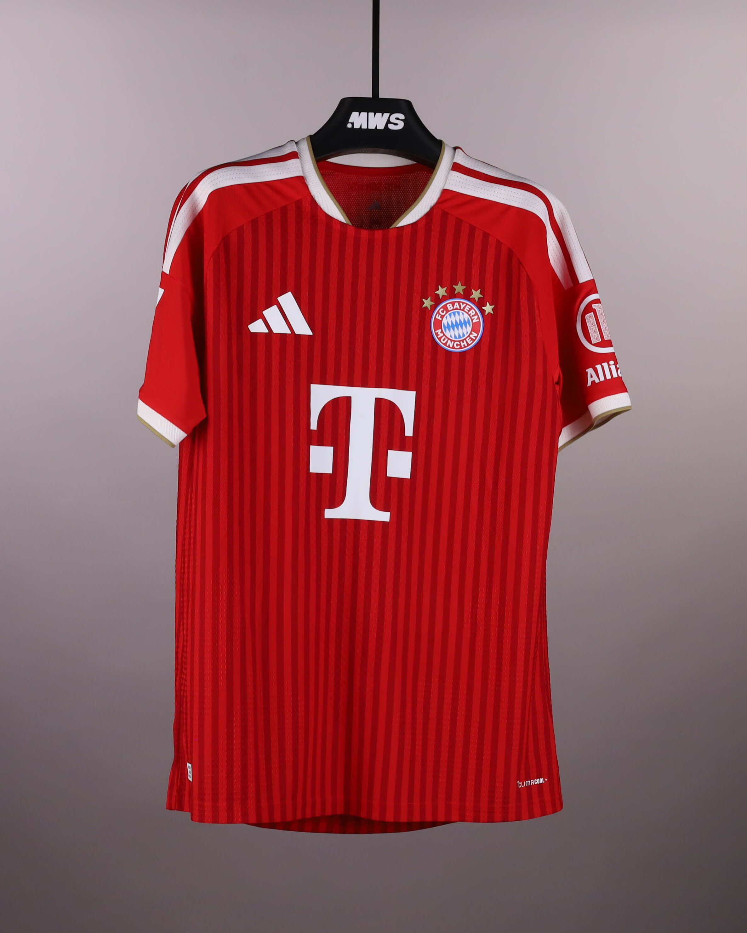 Dayot Upamecano FC Bayern München shirt