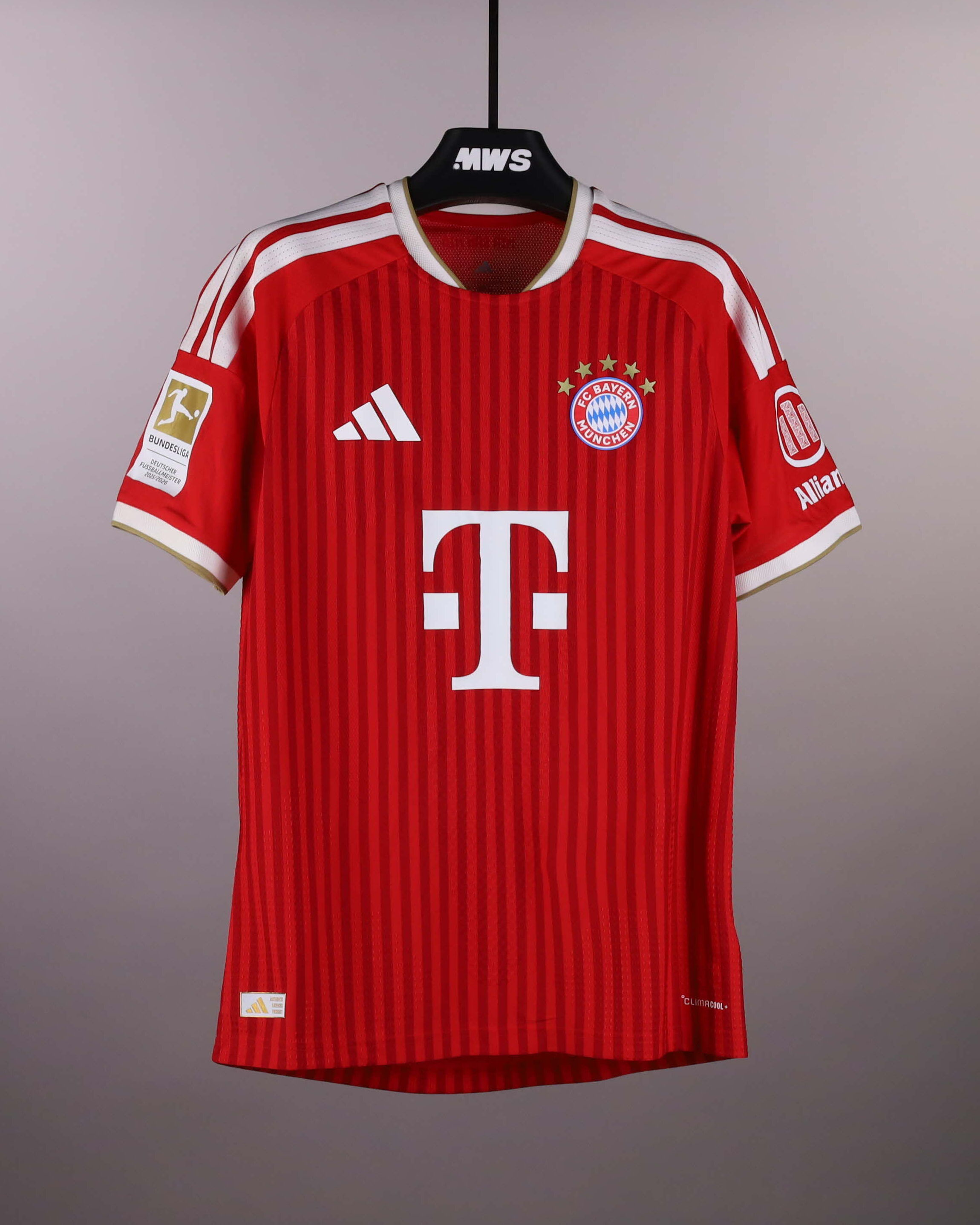 Konrad Laimer FC Bayern München shirt