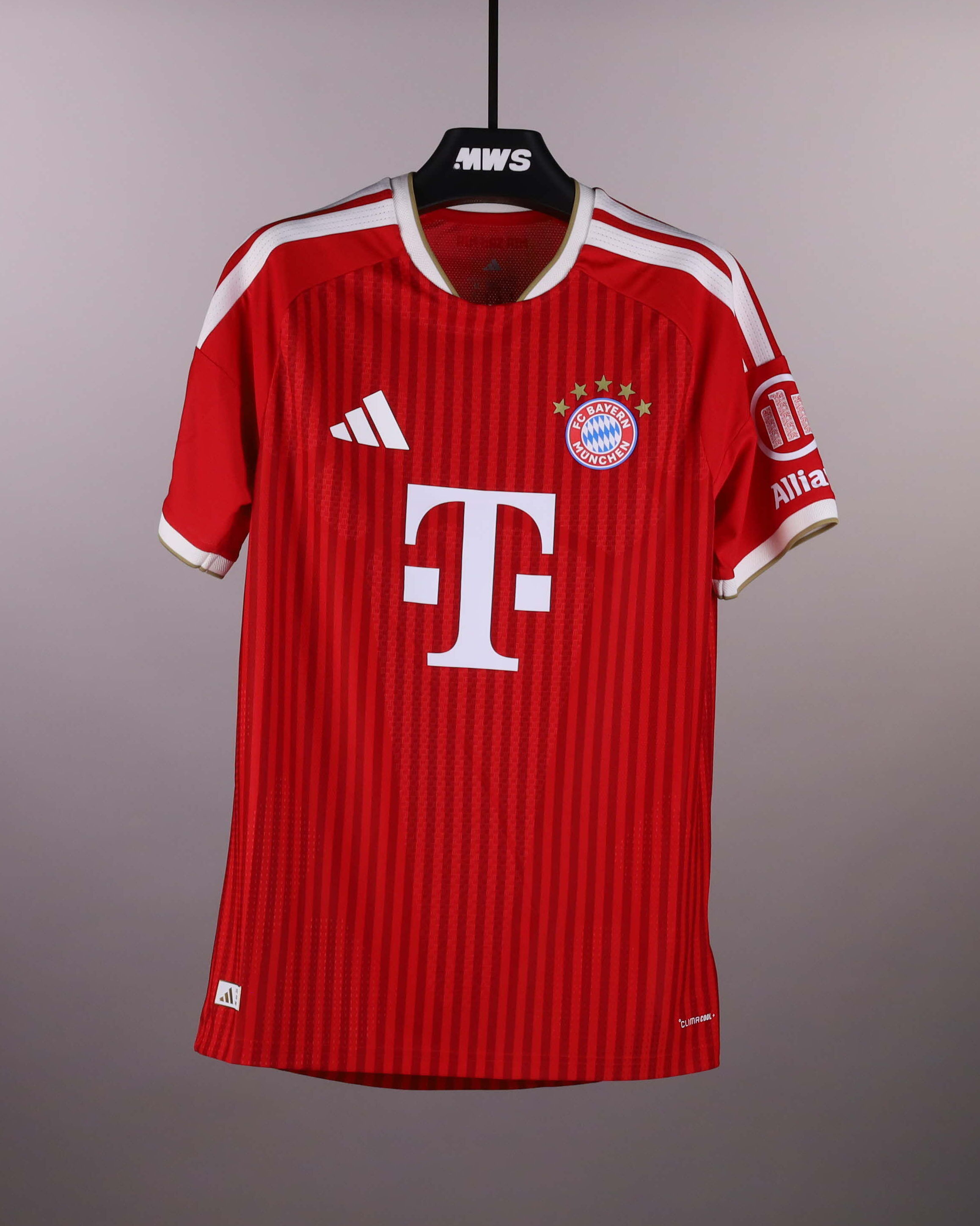 Luis Díaz FC Bayern München shirt