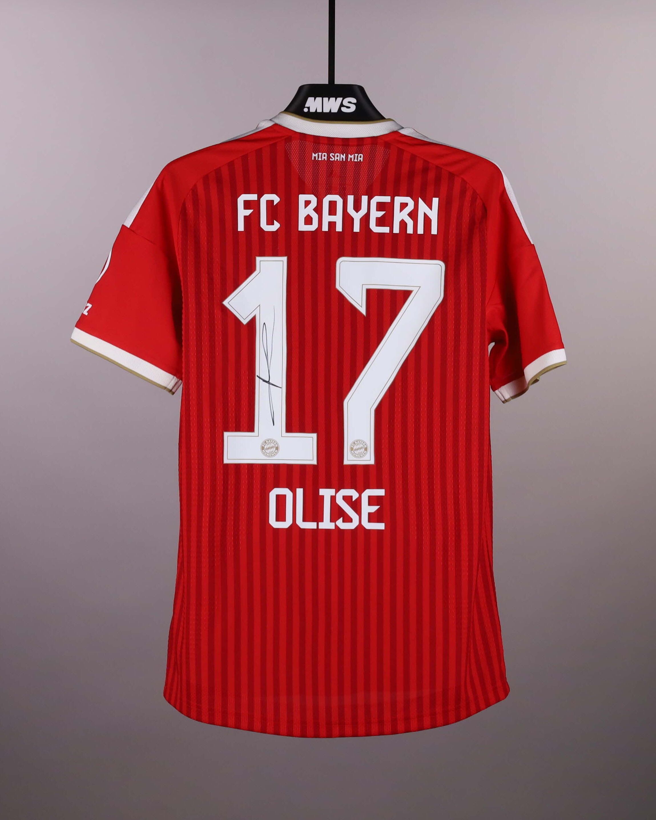 Michael Olise FC Bayern München shirt