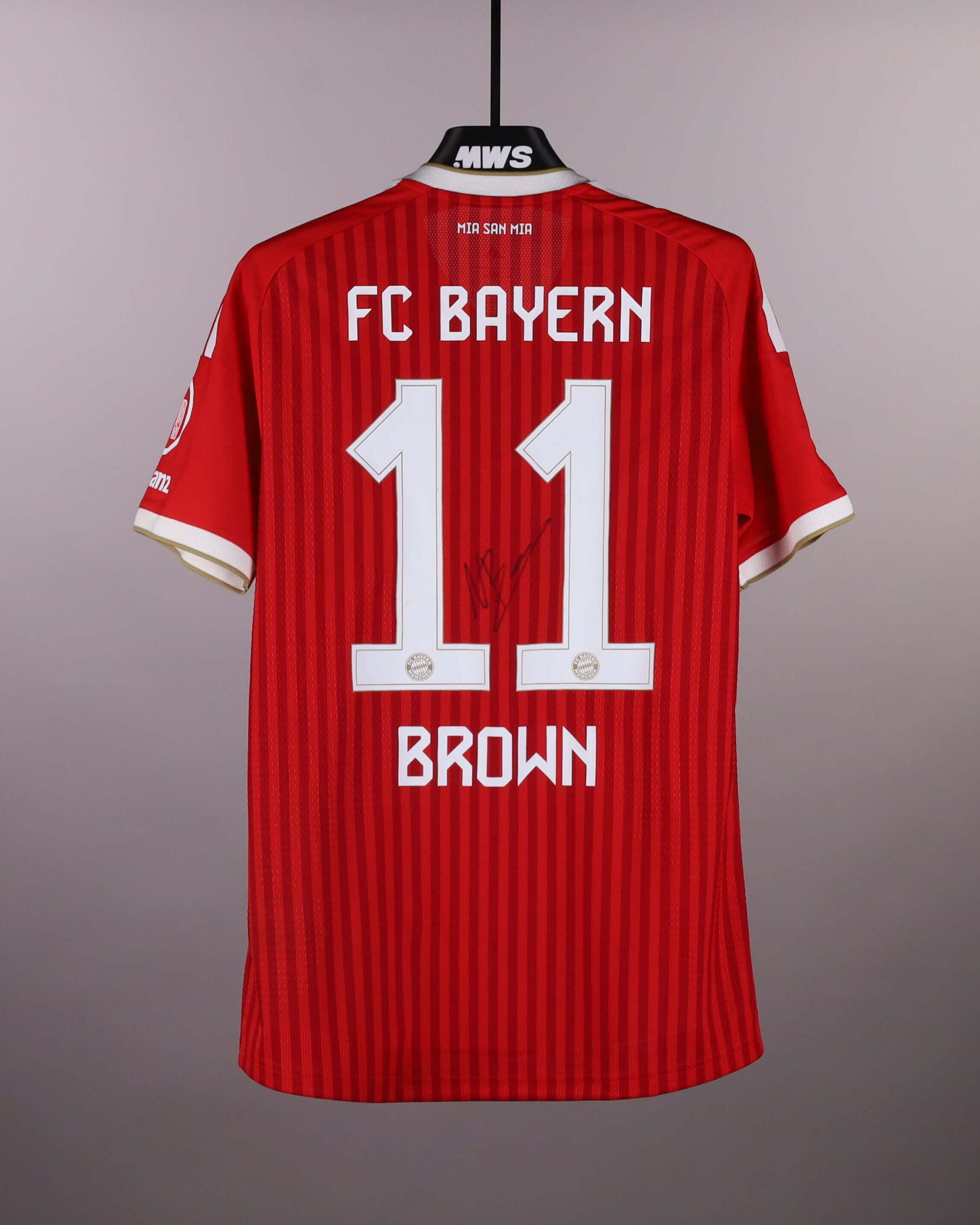 Nathaniel Brown FC Bayern München shirt