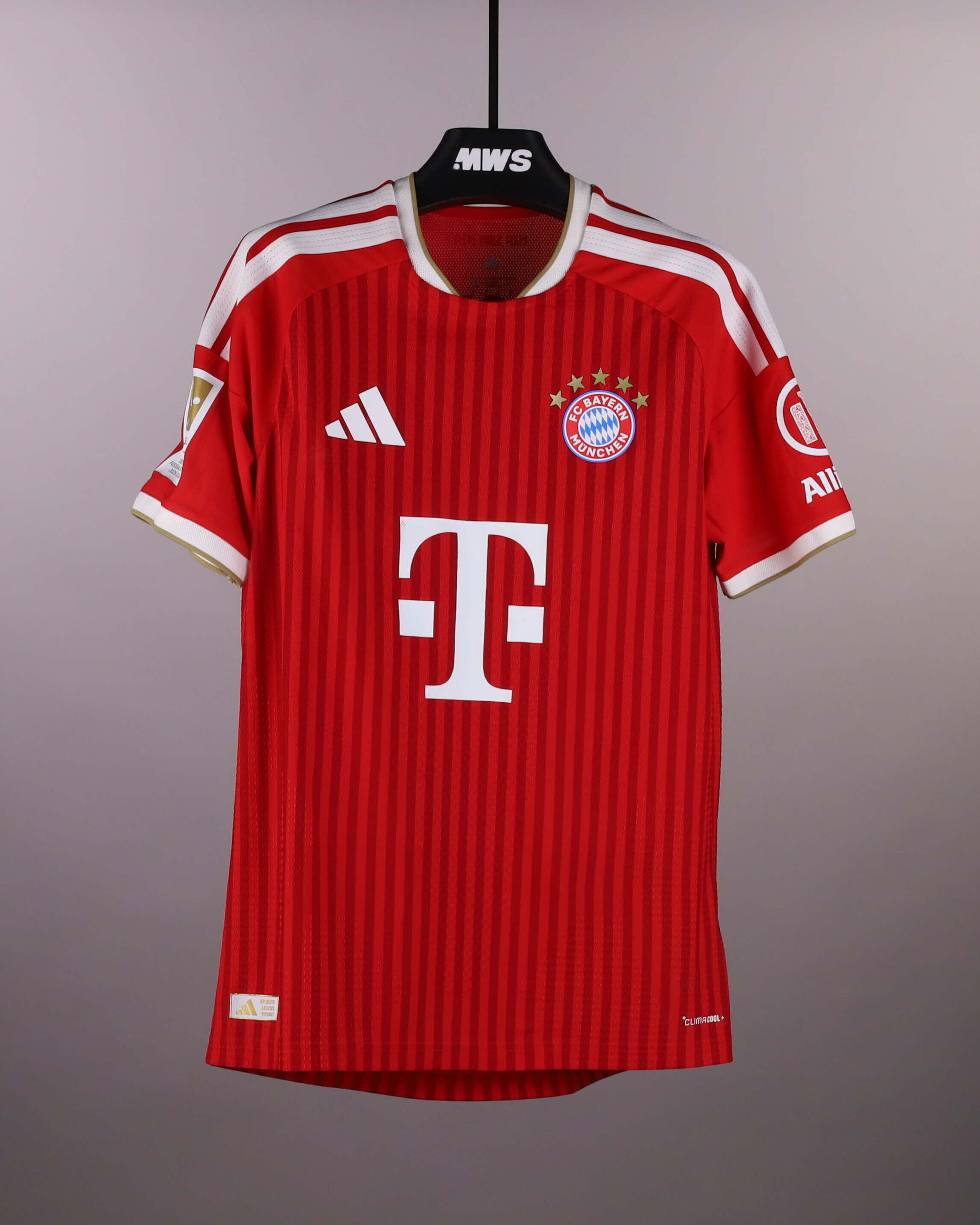 Nathaniel Brown FC Bayern München shirt