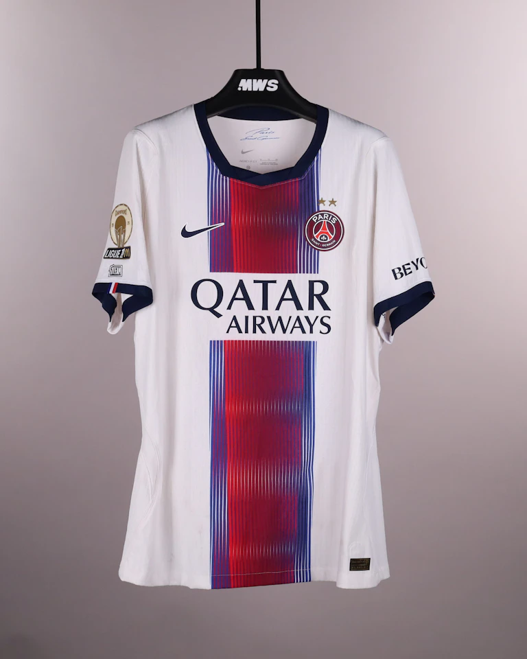 Willian Pacho Paris Saint-Germain jersey