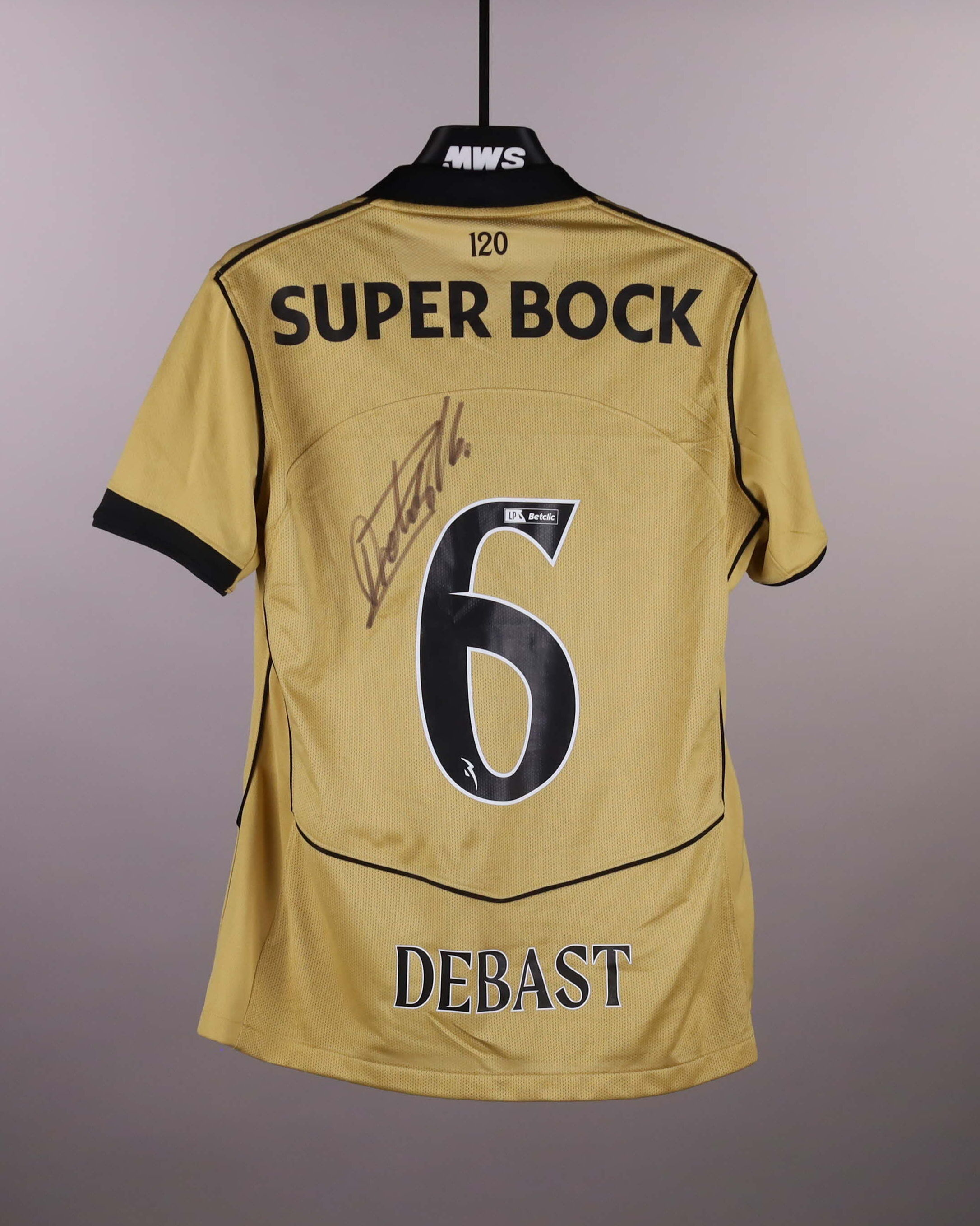 Zeno Debast Sporting CP shirt
